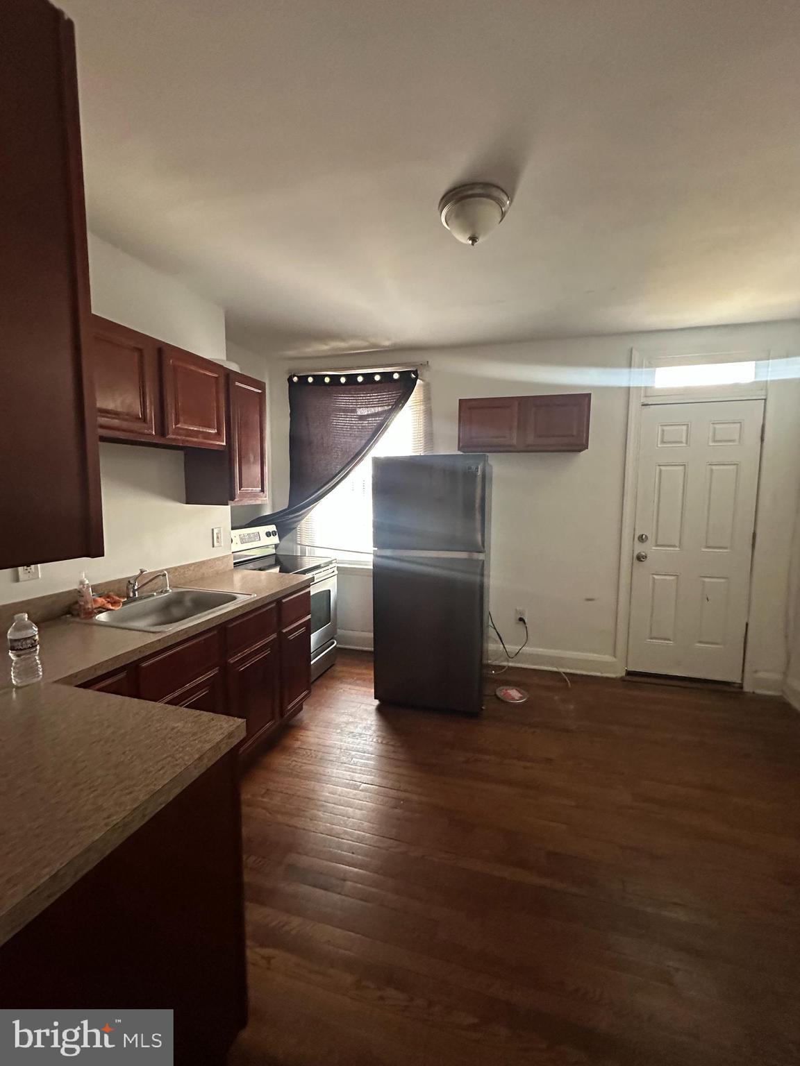 BROADWAY EAST - Residential