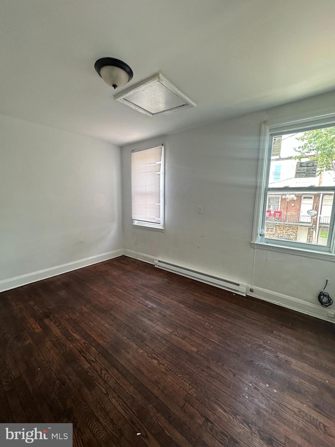 2704 MURA STREET