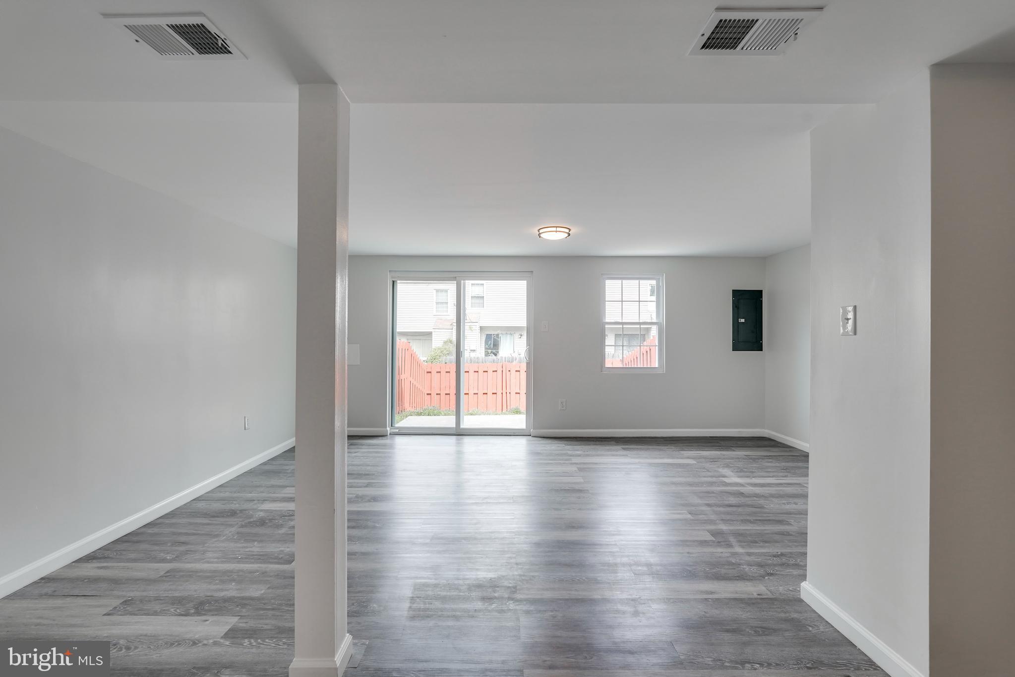 LONDON WOODS - Residential