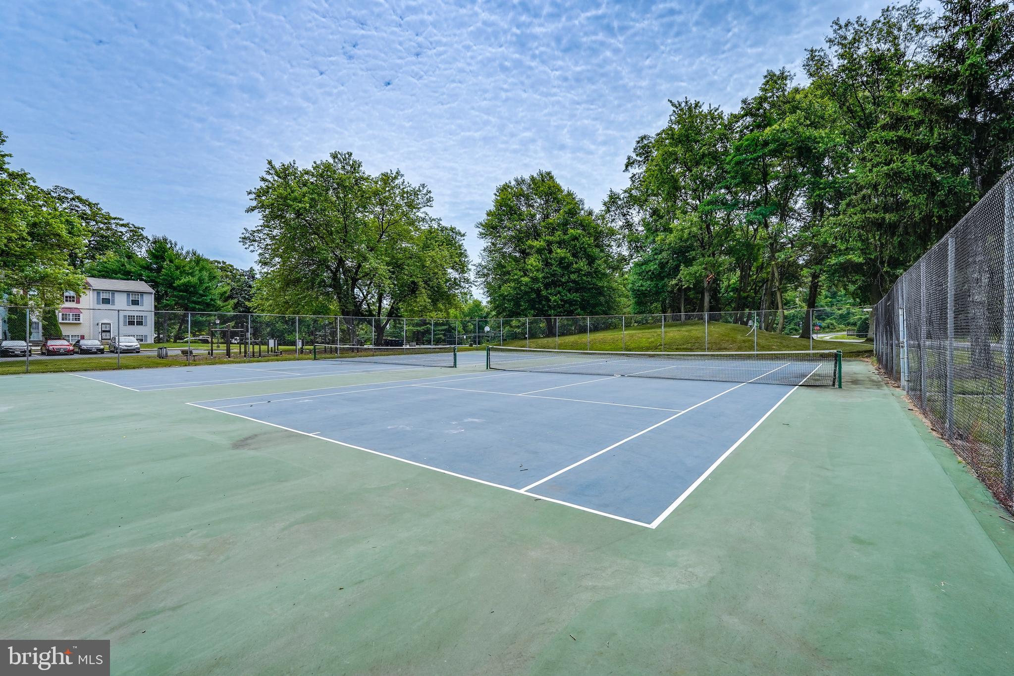 LONDON WOODS - Residential