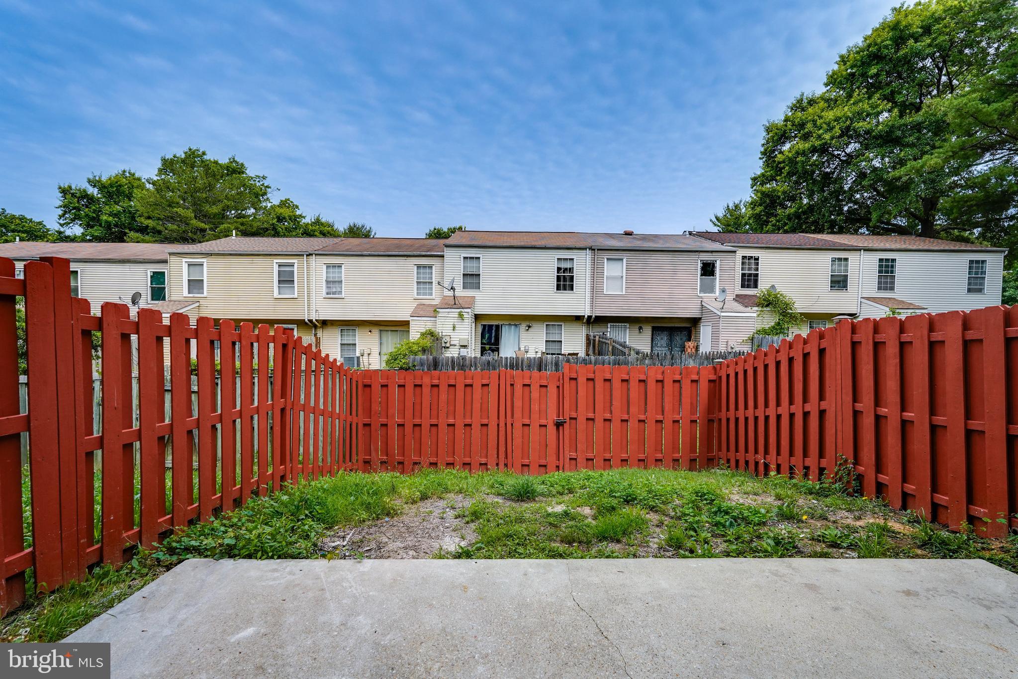 LONDON WOODS - Residential