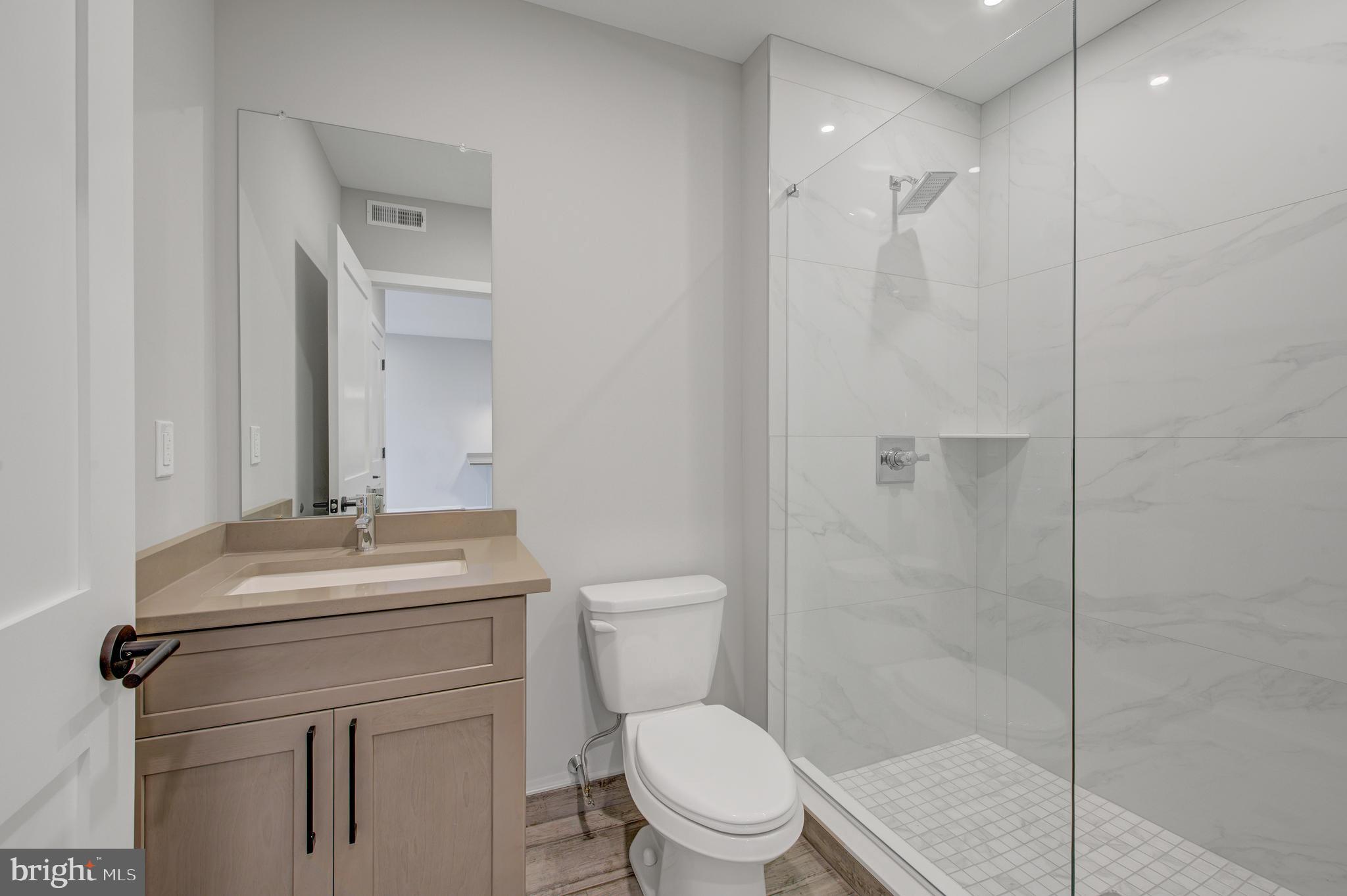 GRADUATE HOSPITAL - Residential Lease