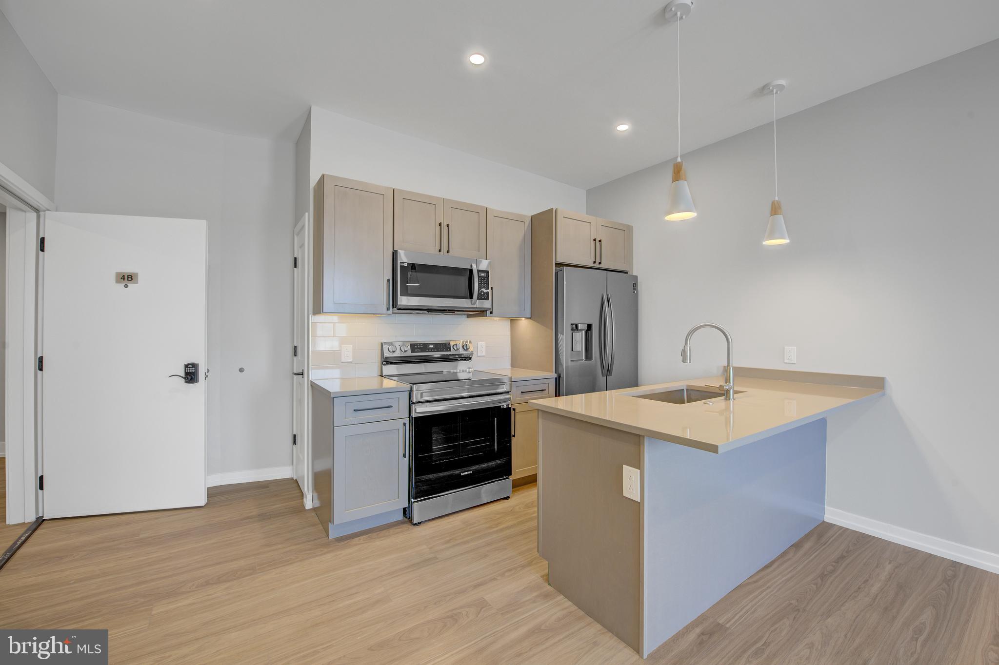 GRADUATE HOSPITAL - Residential Lease