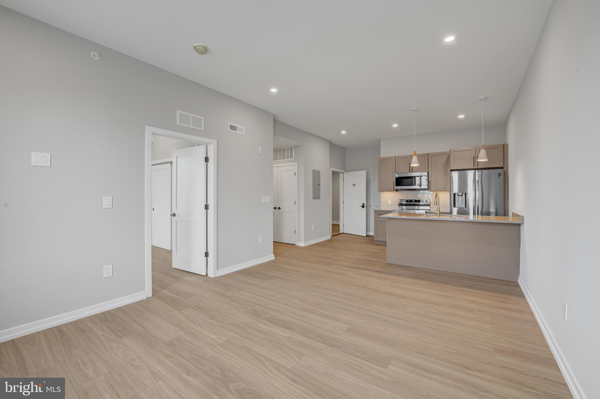 GRADUATE HOSPITAL - Residential Lease