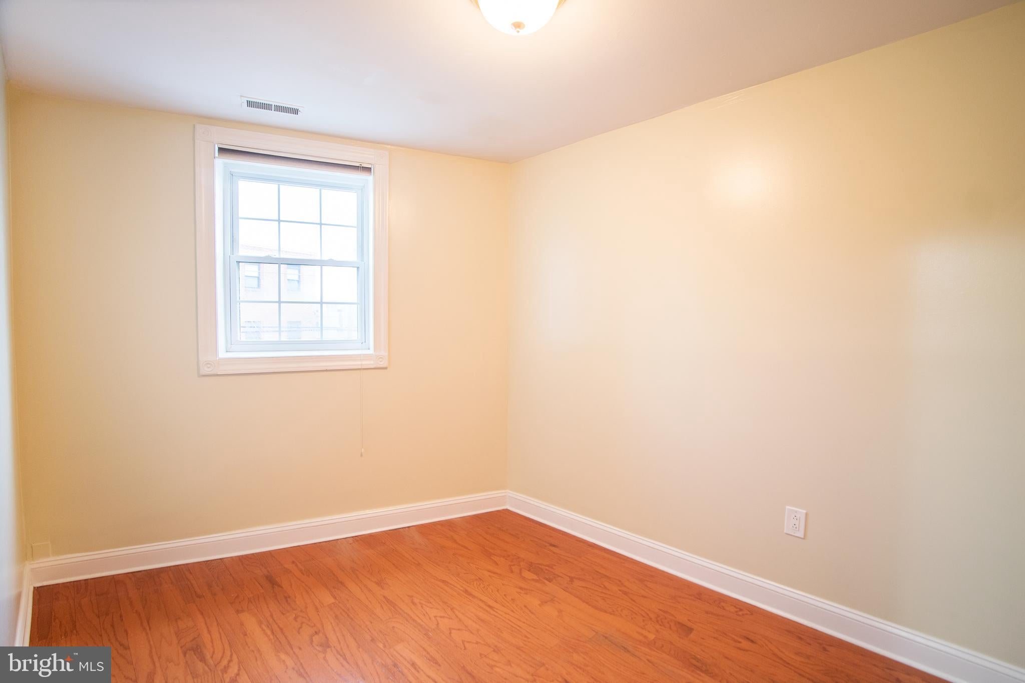 1124 E PASSYUNK AVENUE UNIT 4