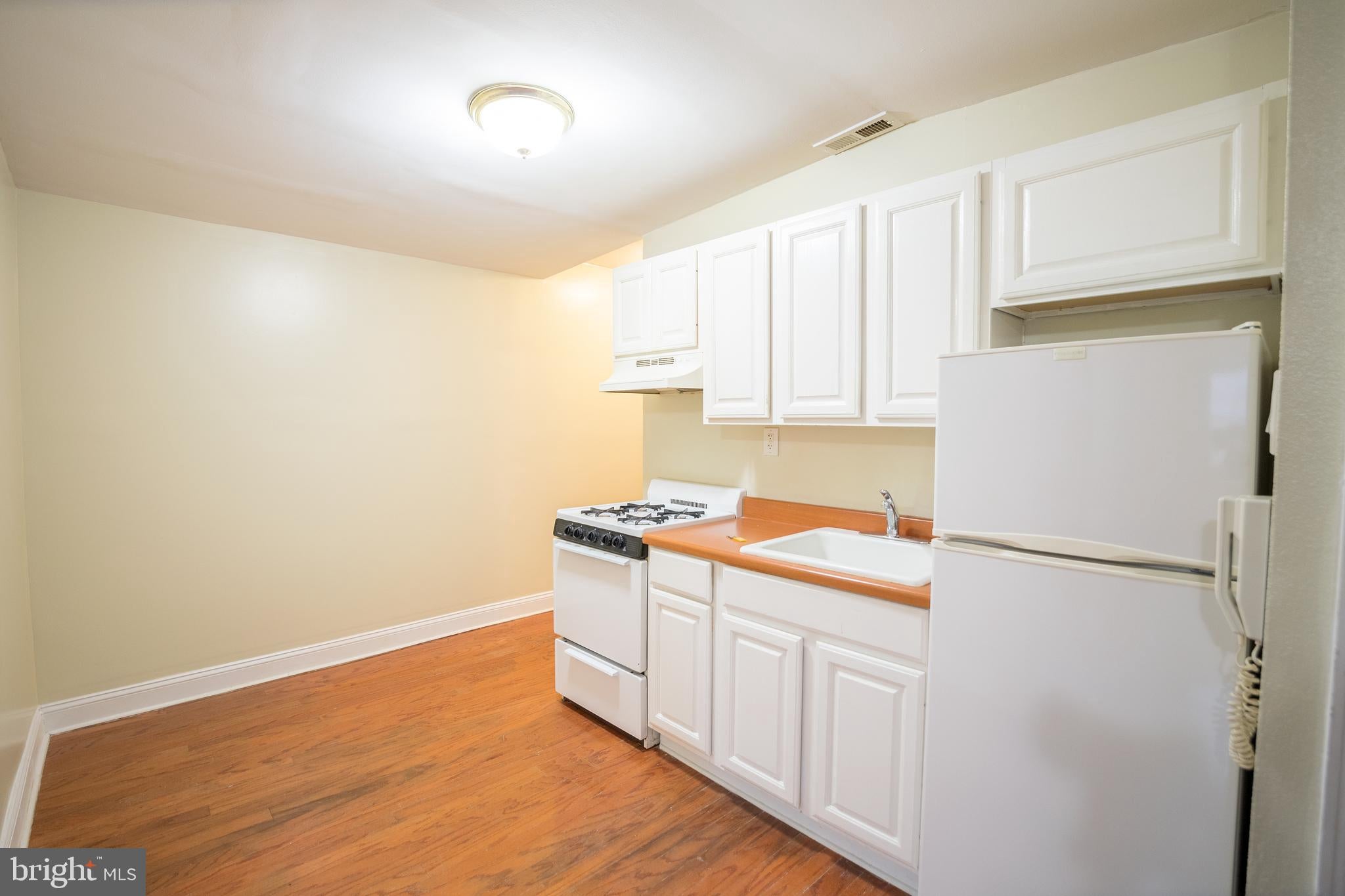 1124 E PASSYUNK AVENUE UNIT 4
