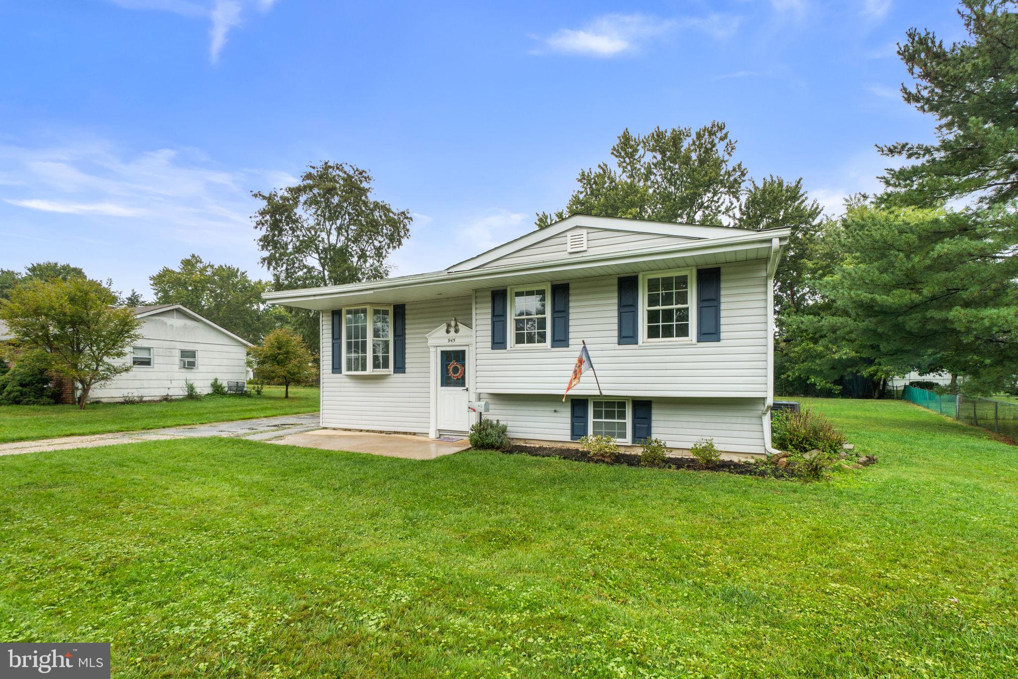 945 SHIRLEY MANOR ROAD