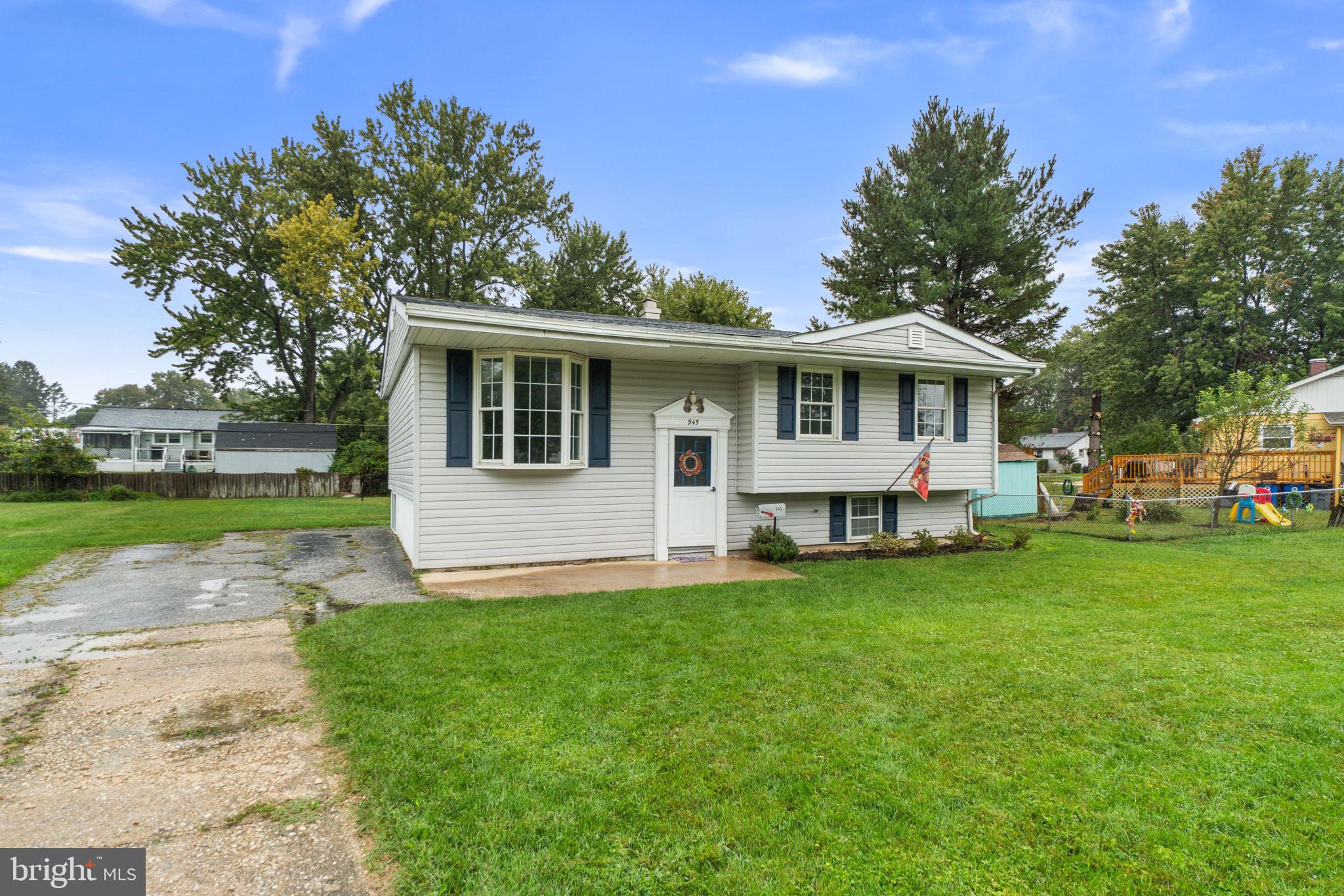 945 SHIRLEY MANOR ROAD