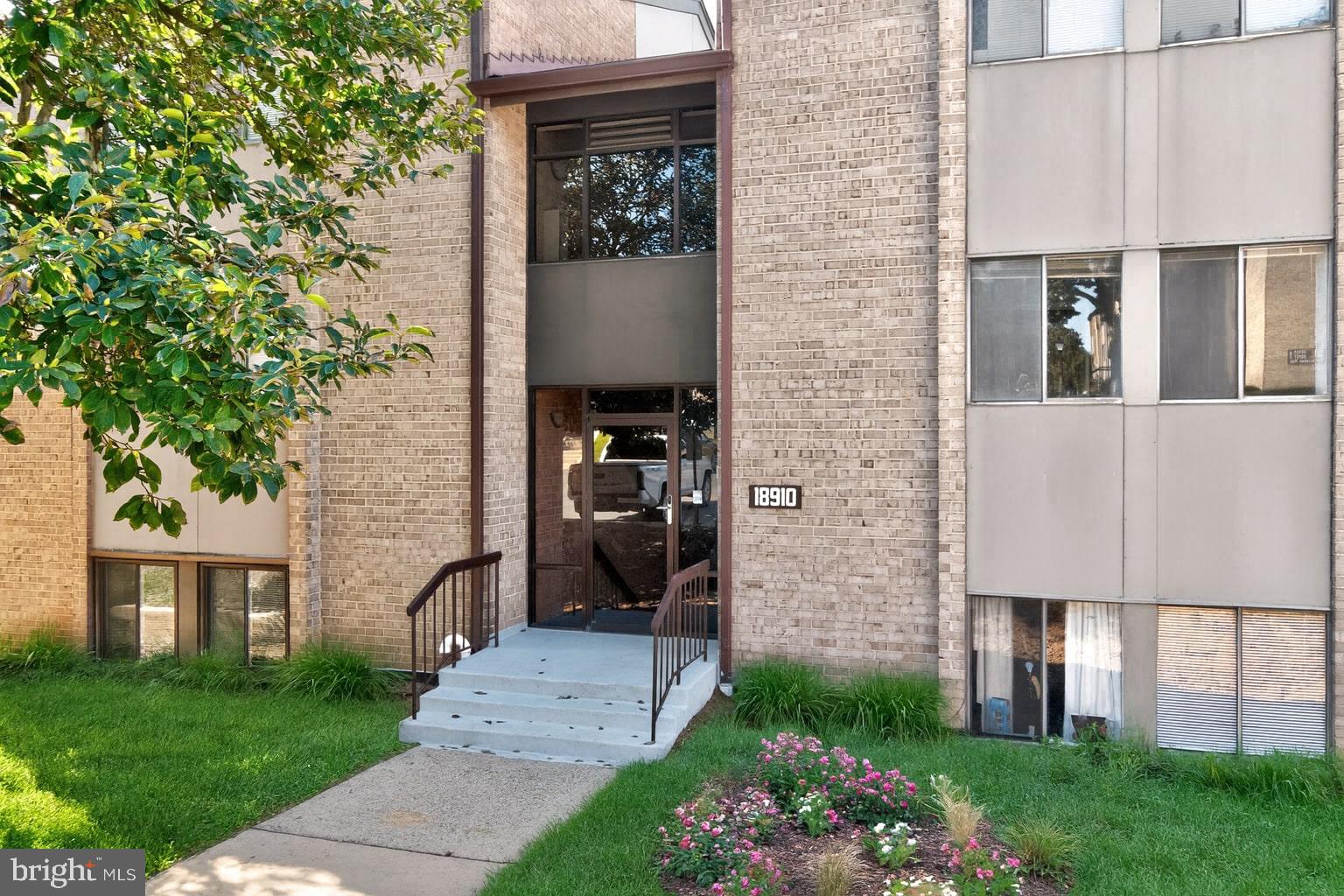 HERONS COVE - Residential