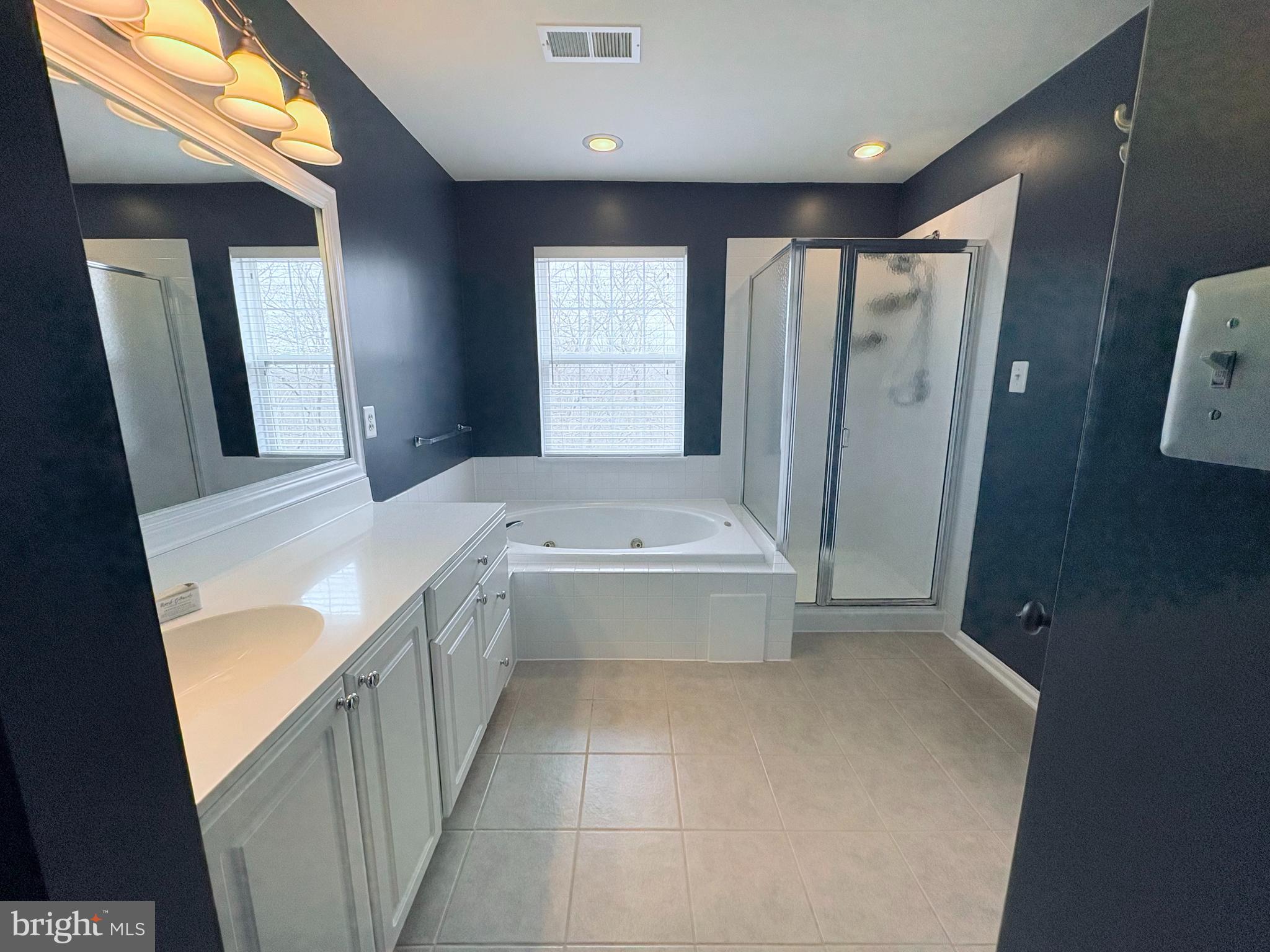 TURNBERRY VILLAGE - Residential Lease