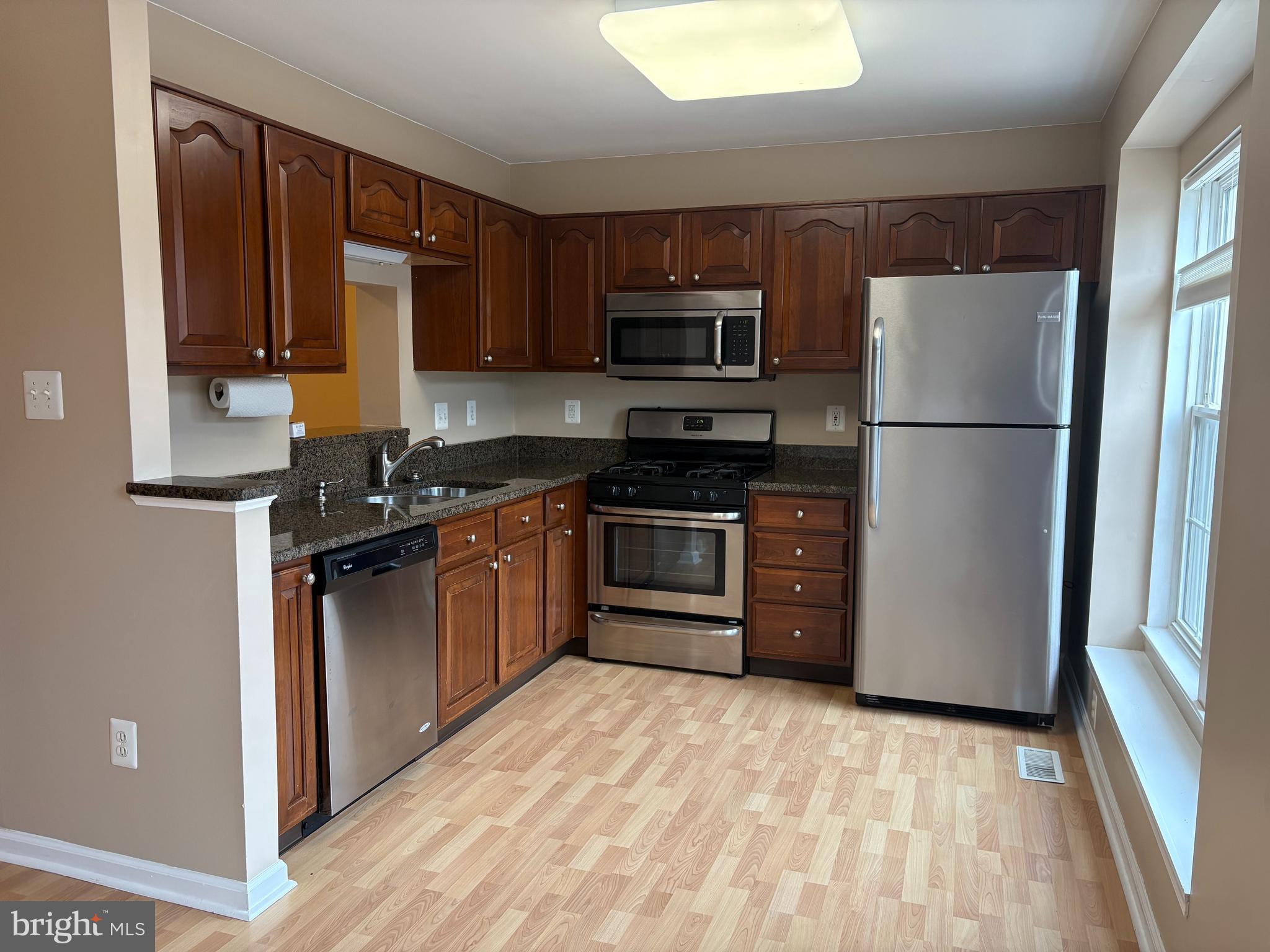 TURNBERRY VILLAGE - Residential Lease