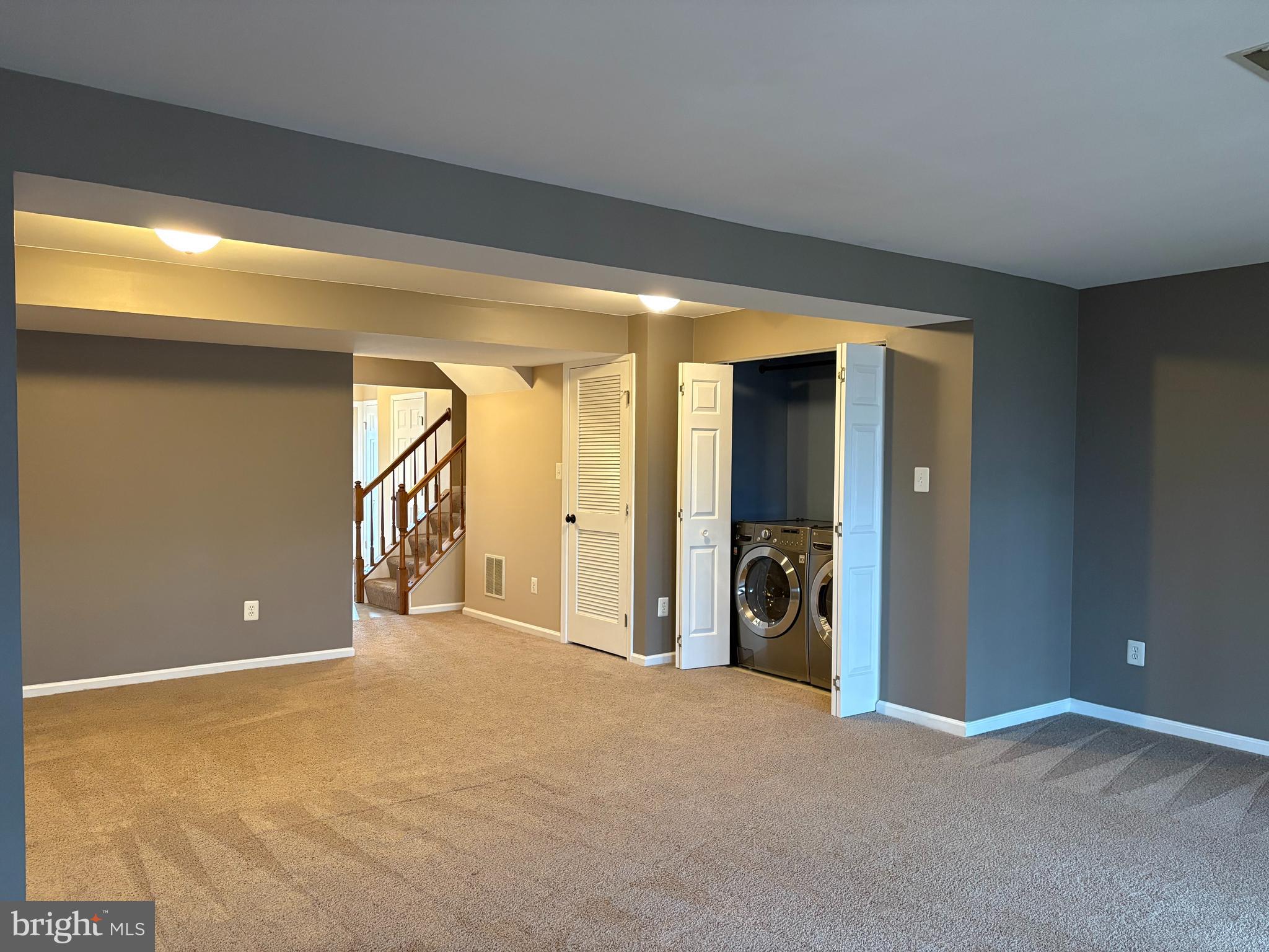 TURNBERRY VILLAGE - Residential Lease