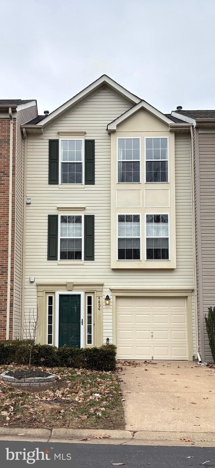 TURNBERRY VILLAGE - Residential Lease