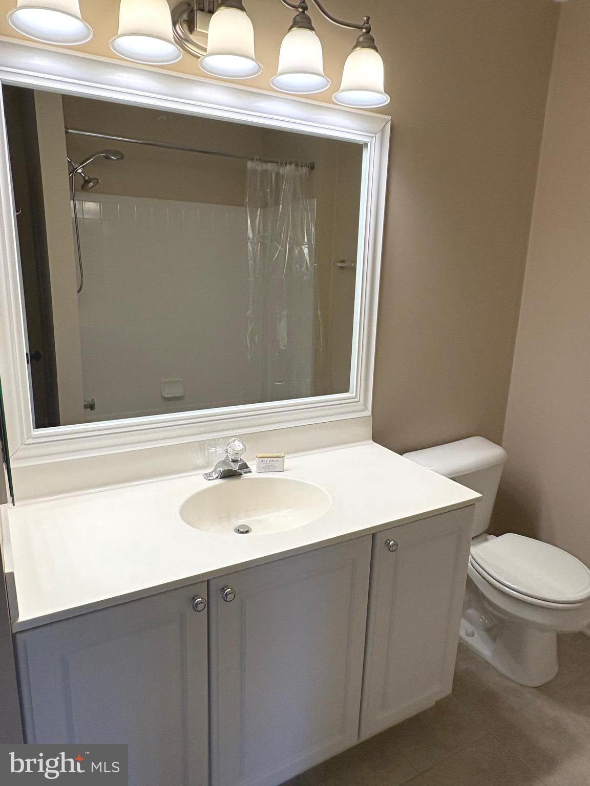 TURNBERRY VILLAGE - Residential Lease