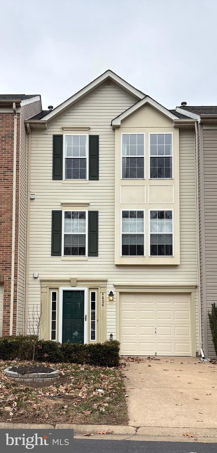 TURNBERRY VILLAGE - Residential Lease