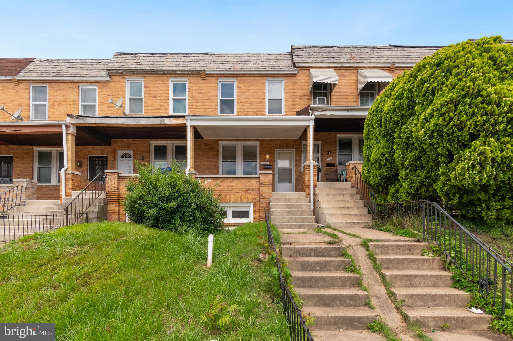 This beautifully renovated three-level townhouse offers modern luxury and exceptional comfort, featuring three bedrooms and two full baths. Abundant natural light fills the entire home, complemented by a private backyard that provides space for relaxation or entertaining. Conveniently located near shops, transportation, and other amenities, this move-in-ready home is perfect for you.