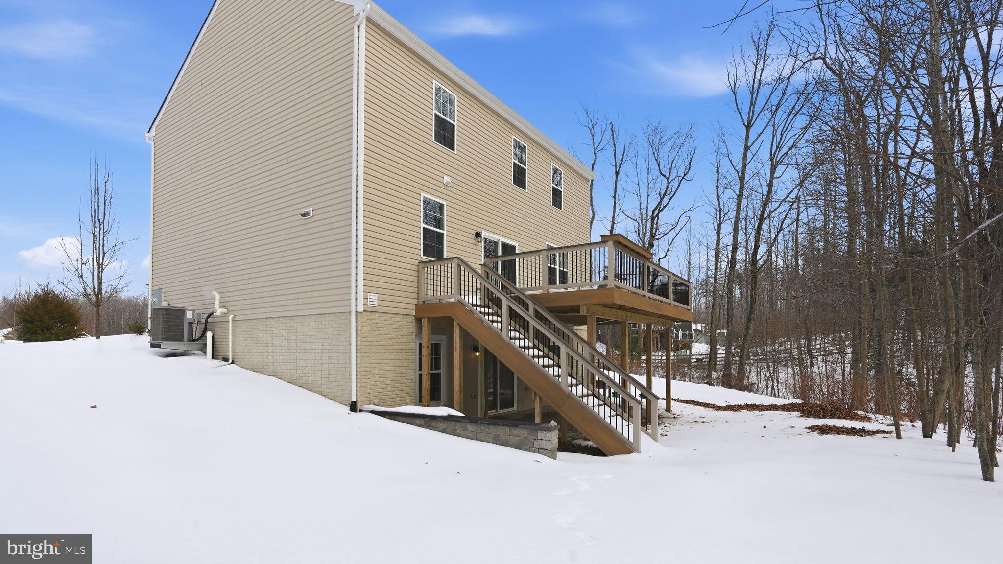 WOOD LANDING ESTATES - Residential Lease