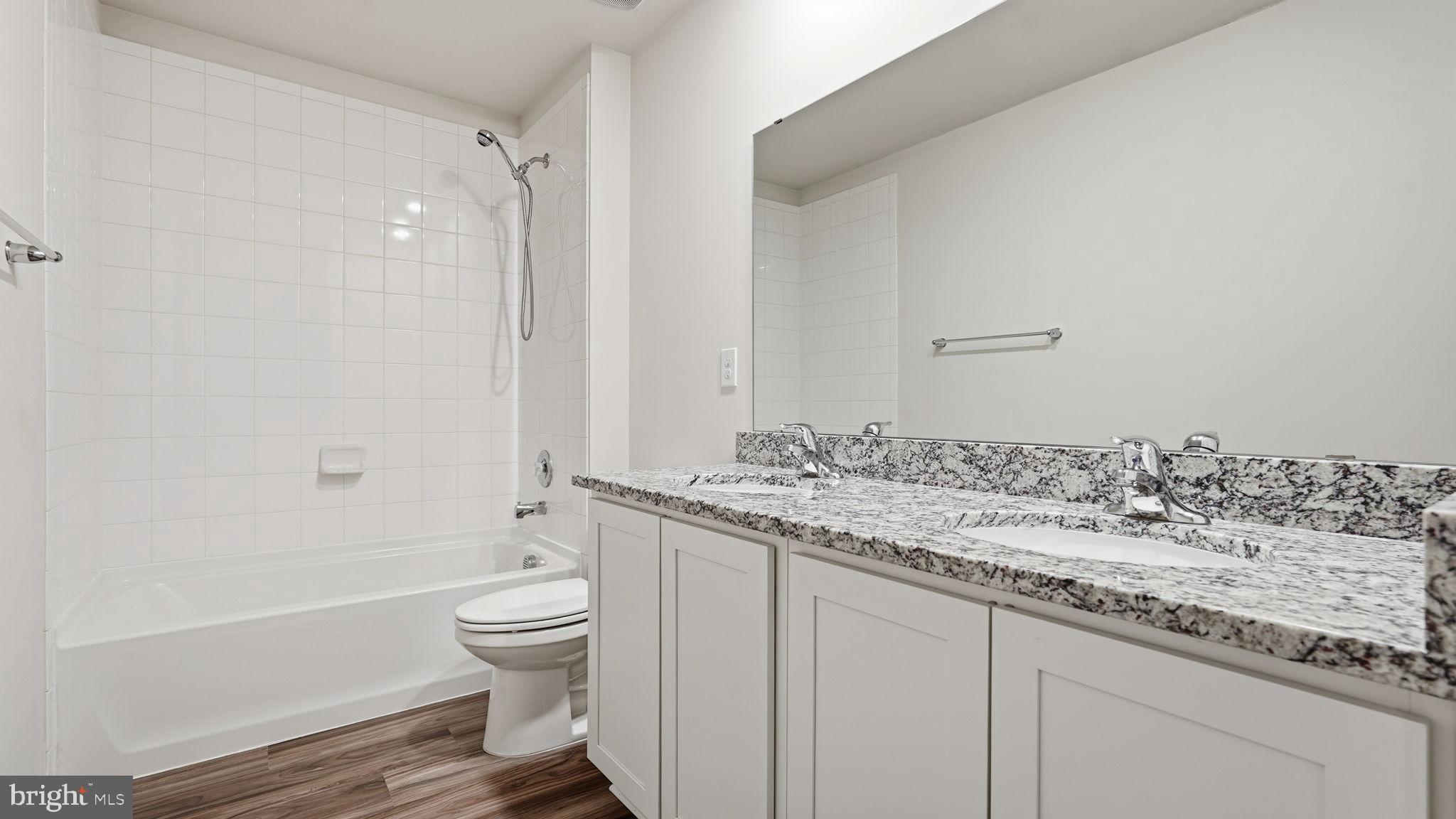 WOOD LANDING ESTATES - Residential Lease