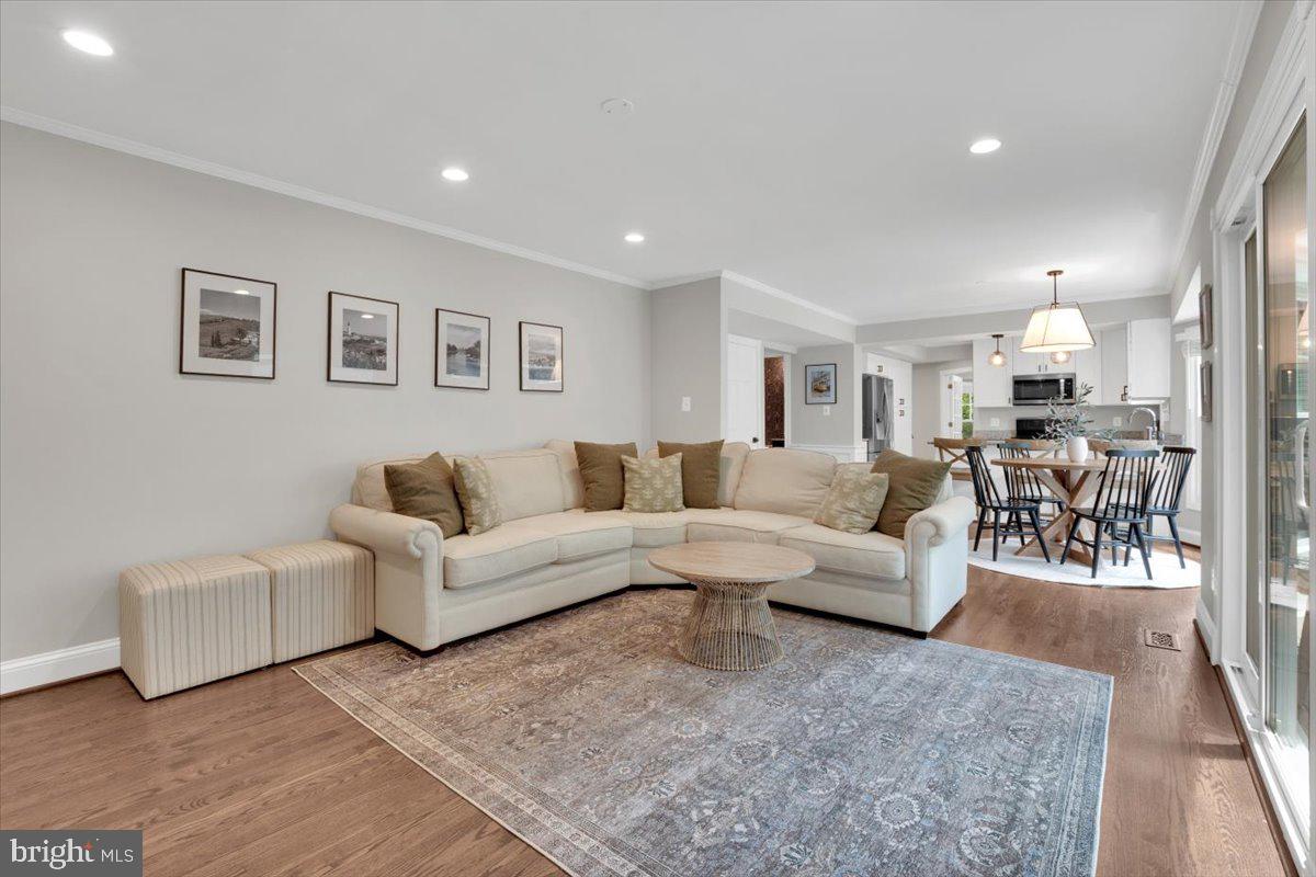 POLO FIELDS - Residential