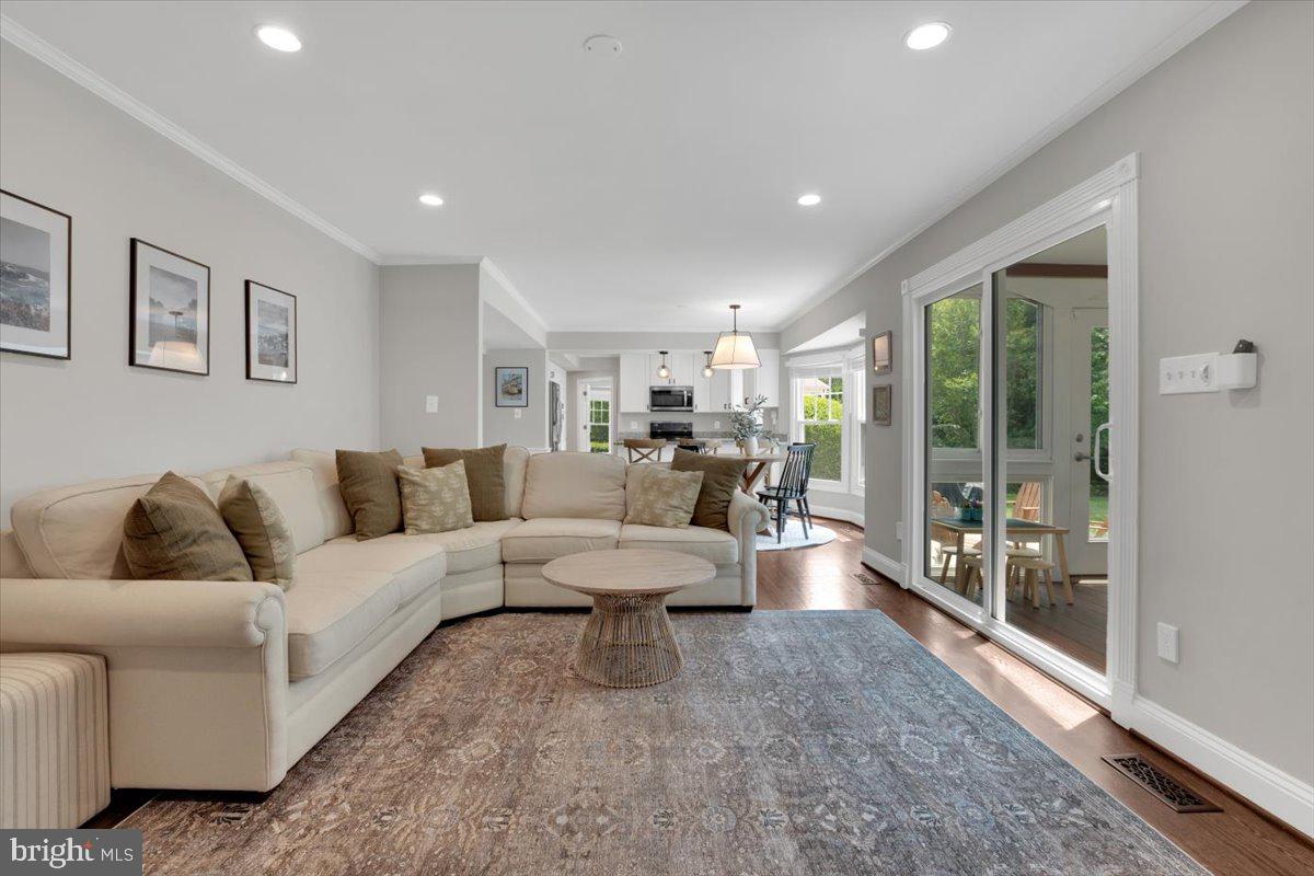 POLO FIELDS - Residential