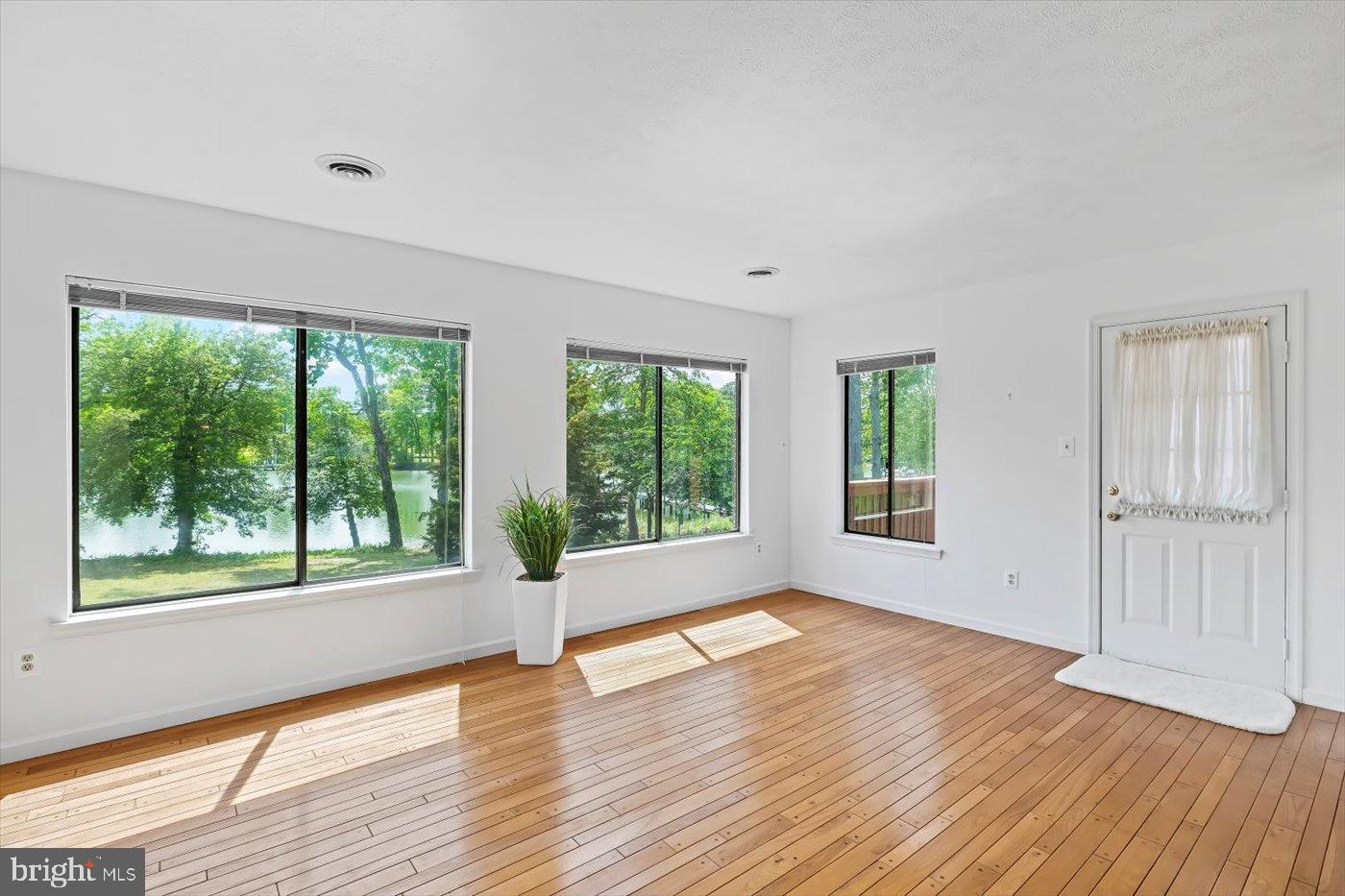 CABIN POINT / GLEBE HARBOR - Residential