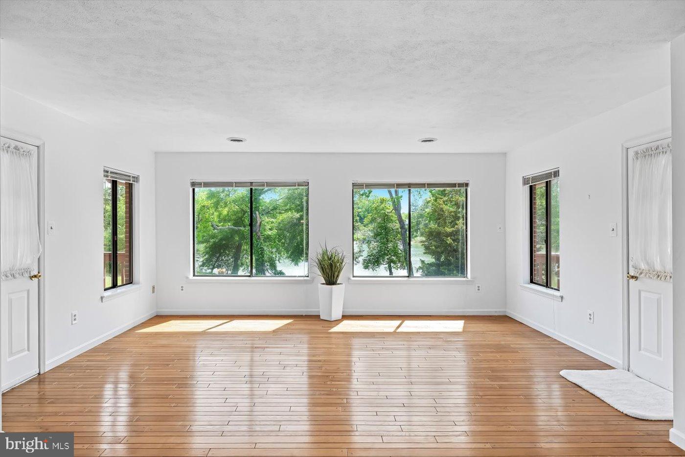 CABIN POINT / GLEBE HARBOR - Residential