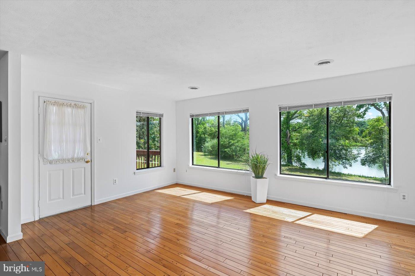 CABIN POINT / GLEBE HARBOR - Residential