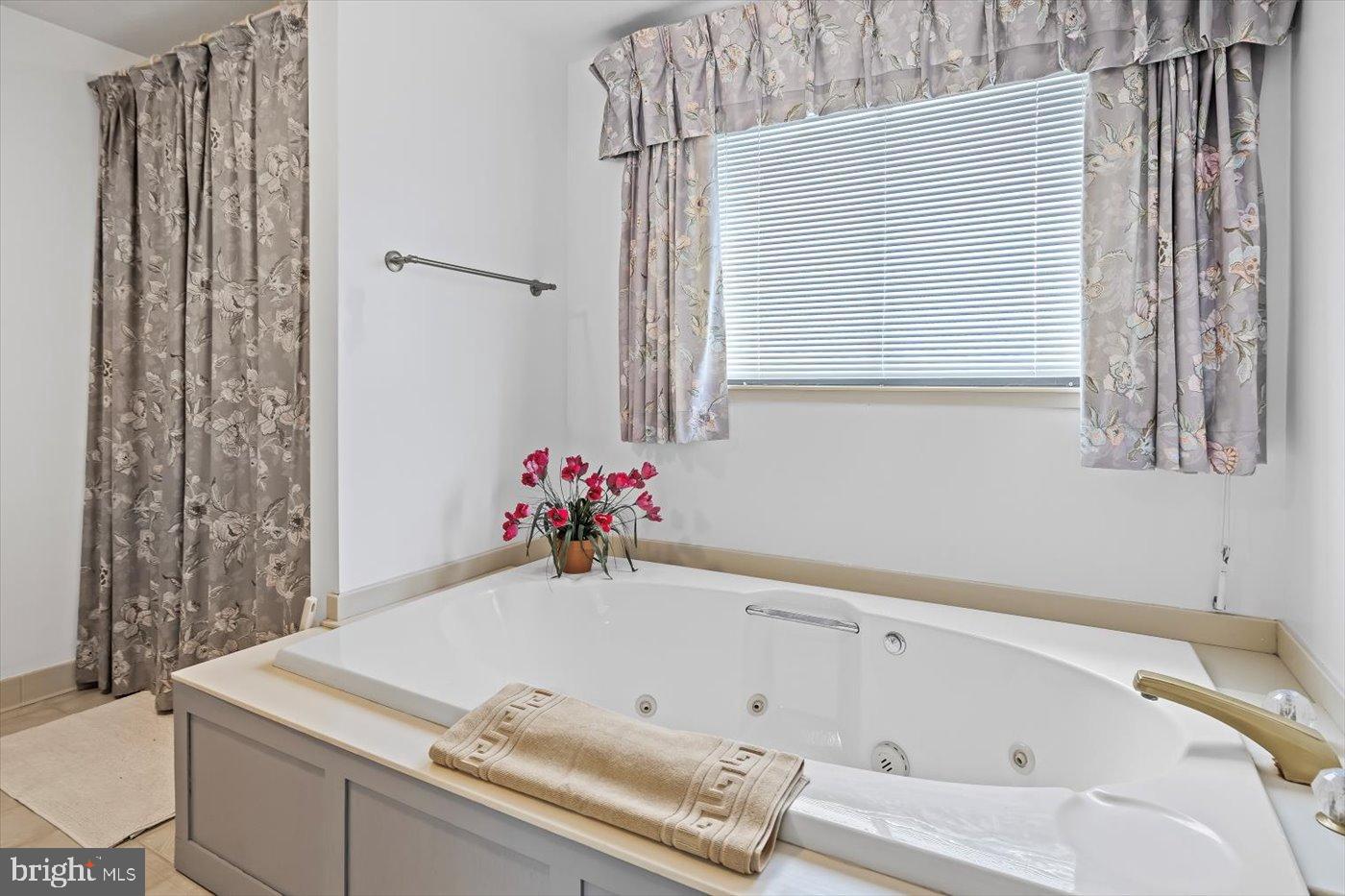 CABIN POINT / GLEBE HARBOR - Residential