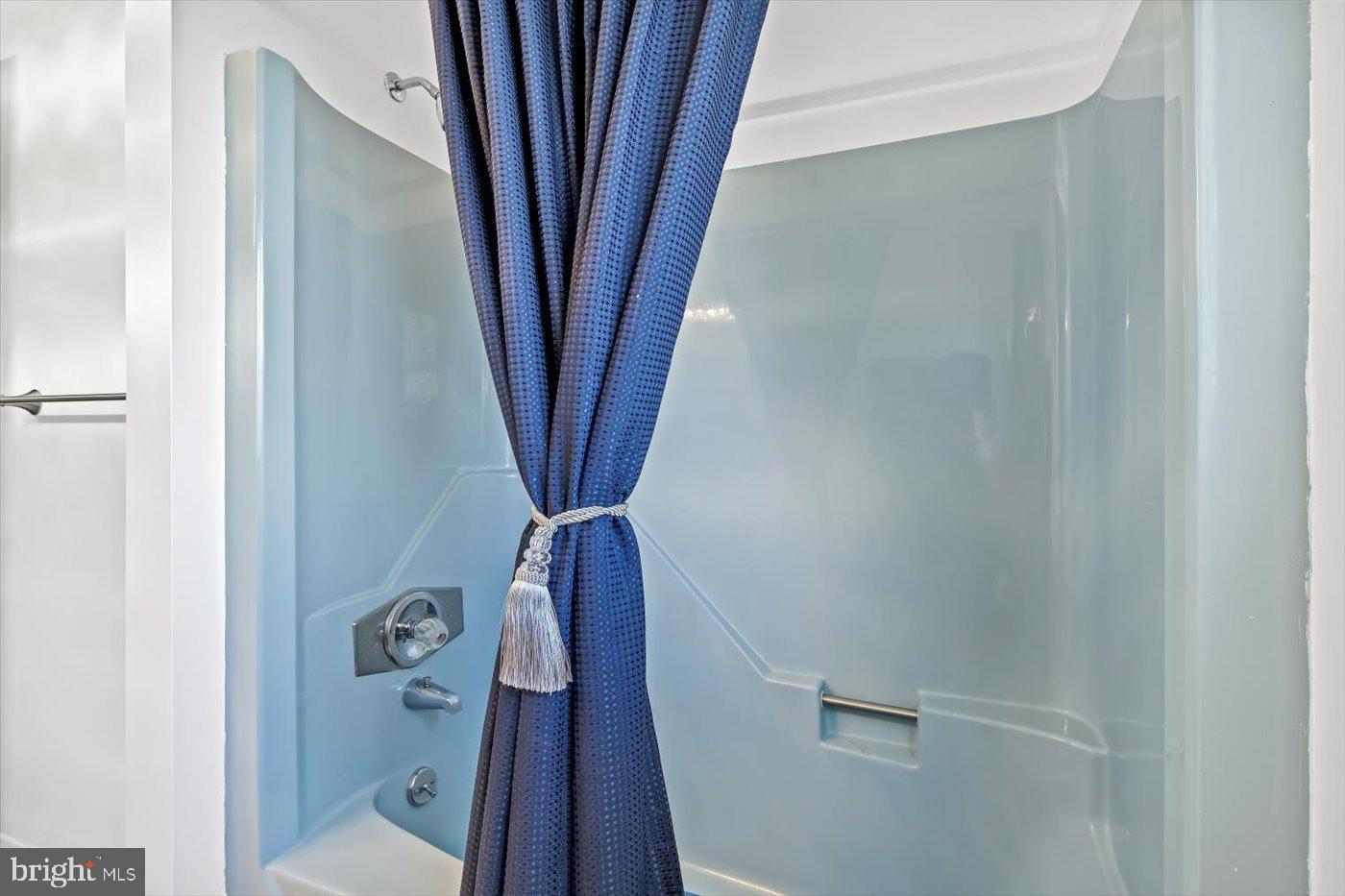 CABIN POINT / GLEBE HARBOR - Residential