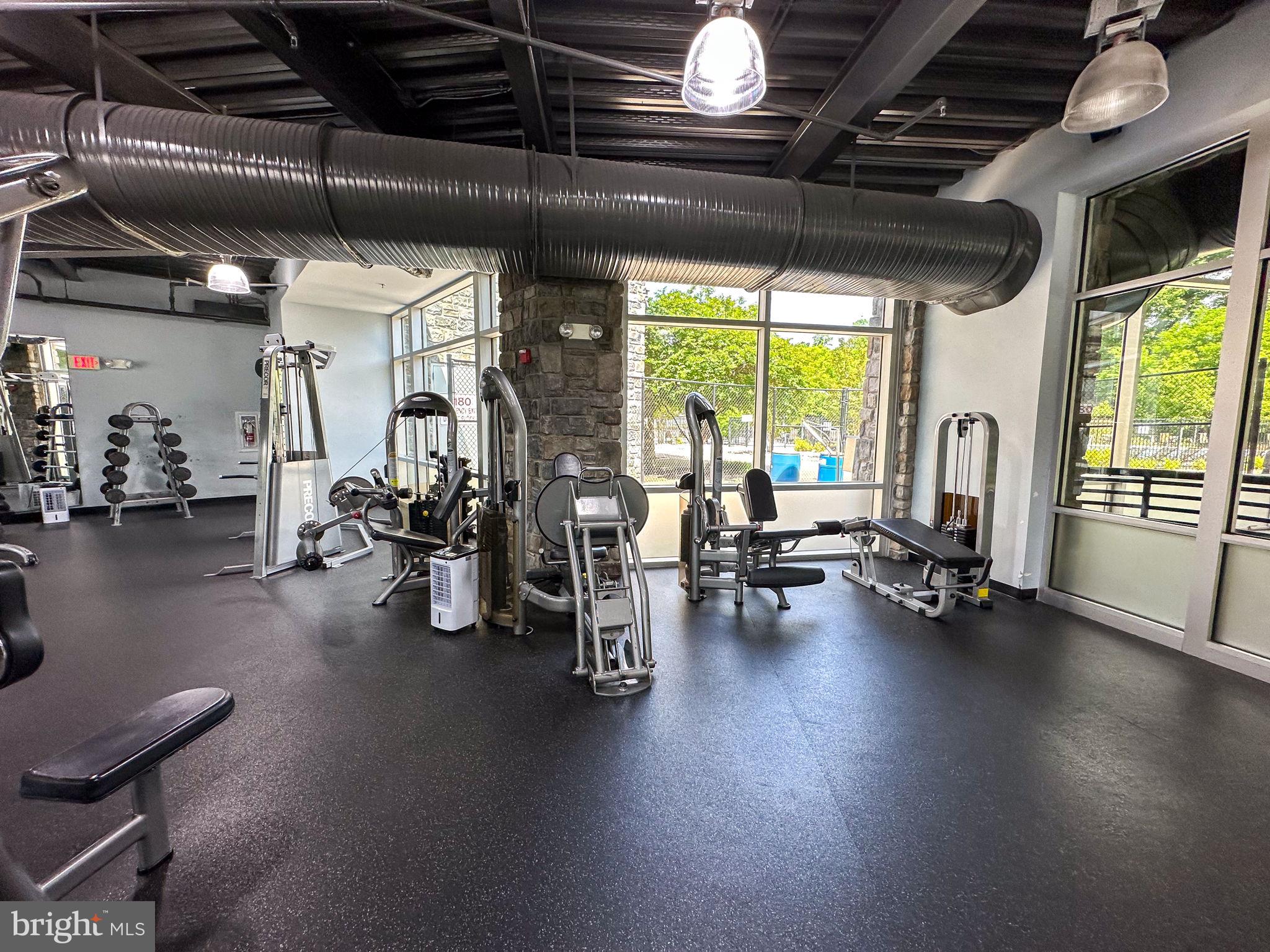 POTOMAC CLUB CONDOMINIUMS - Residential