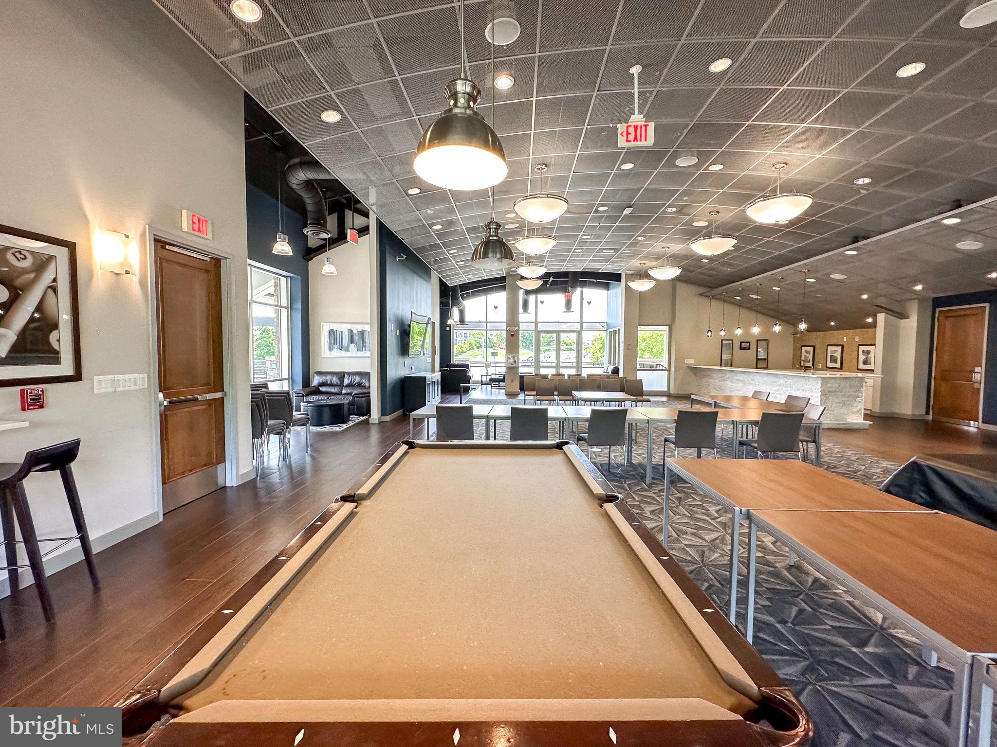 POTOMAC CLUB CONDOMINIUMS - Residential