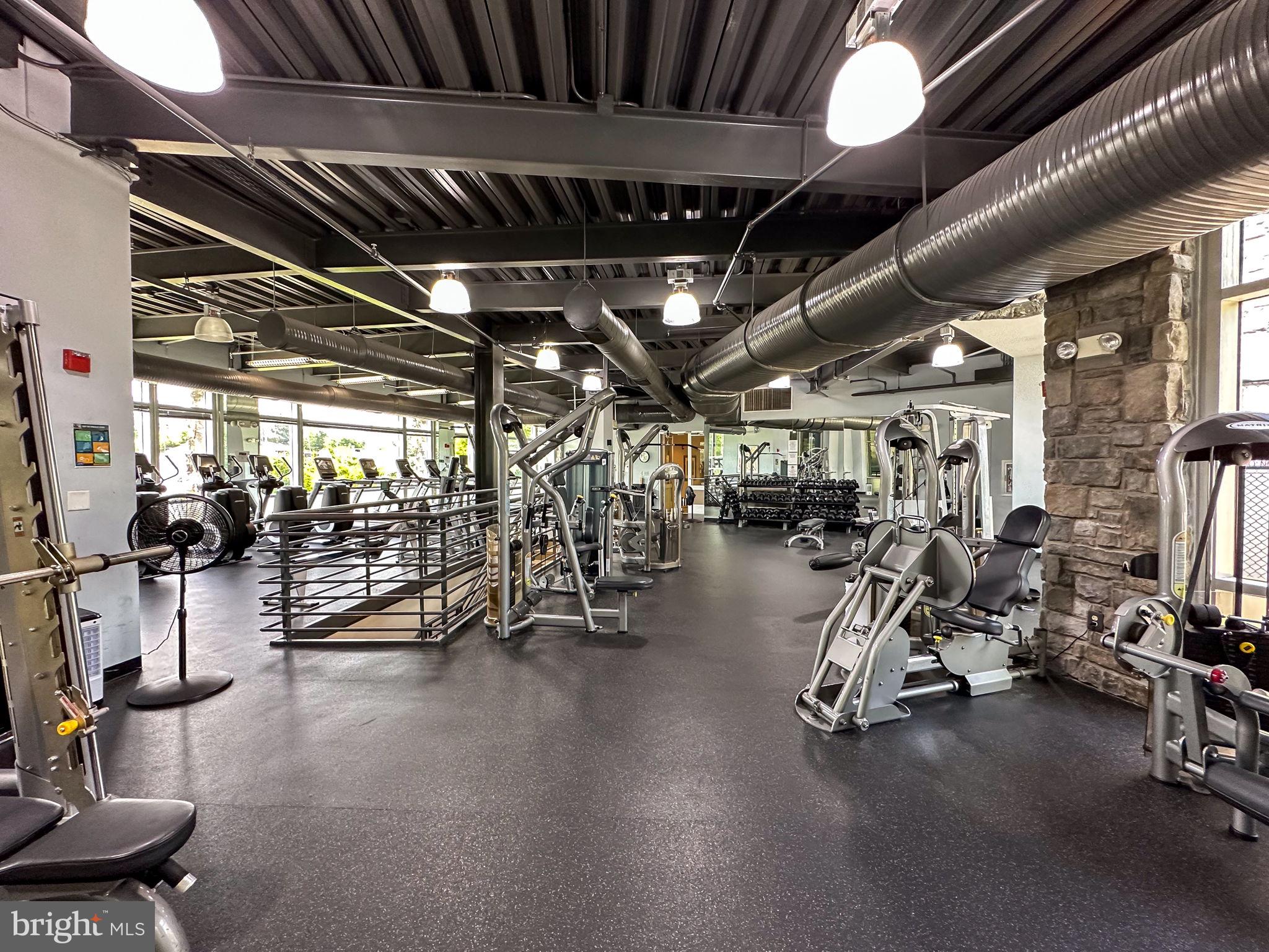 POTOMAC CLUB CONDOMINIUMS - Residential