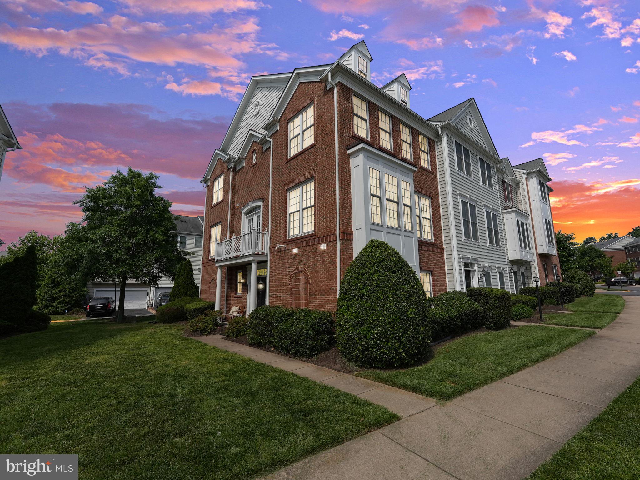 POTOMAC CLUB CONDOMINIUMS - Residential