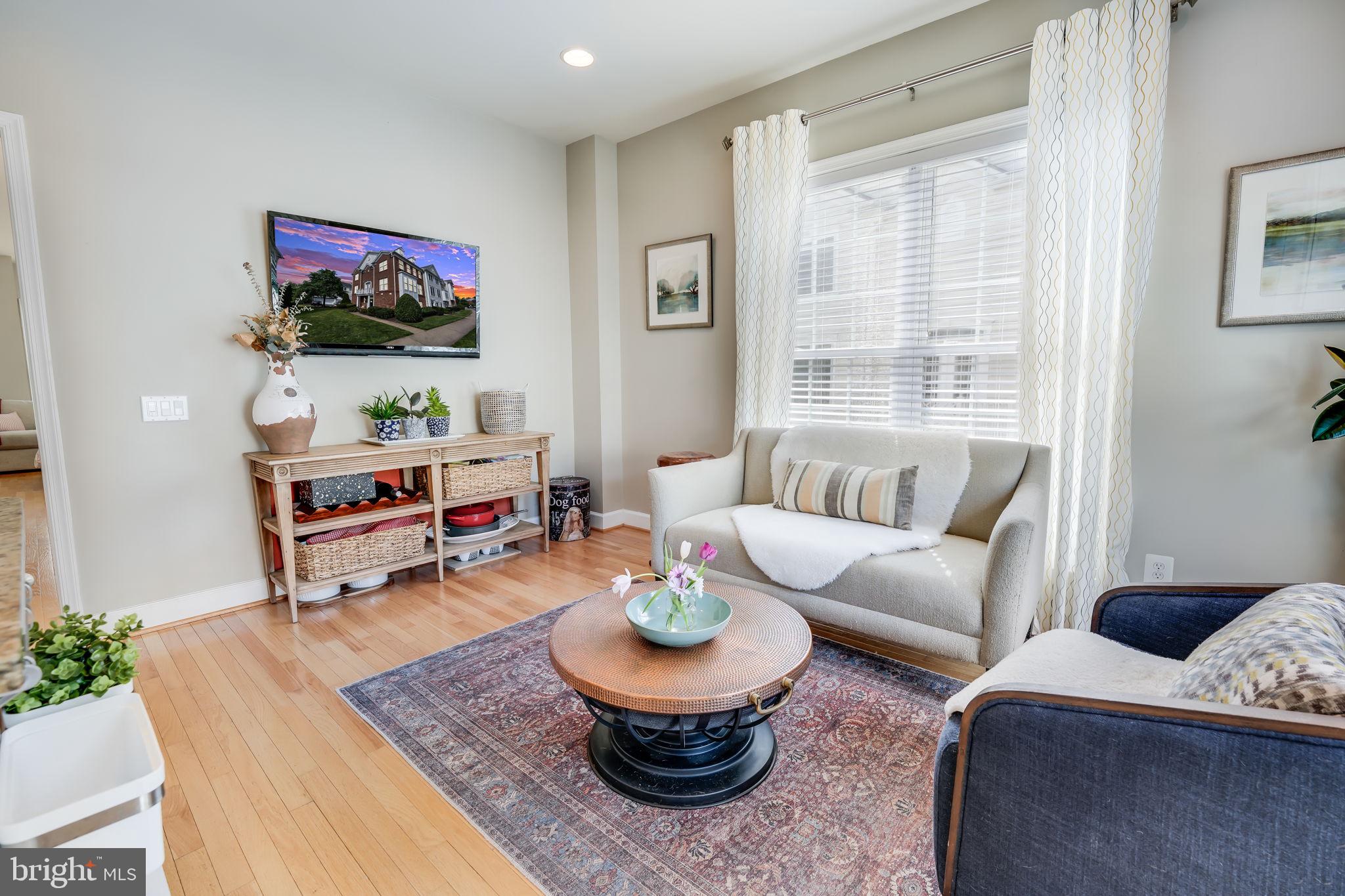 POTOMAC CLUB CONDOMINIUMS - Residential