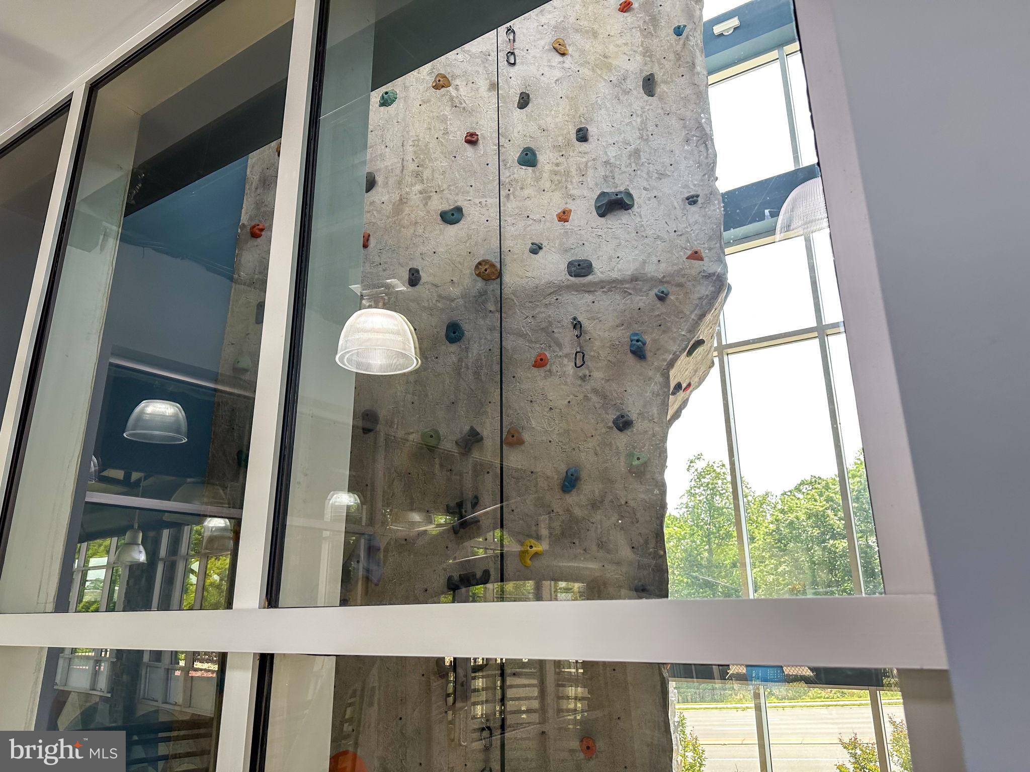 POTOMAC CLUB CONDOMINIUMS - Residential