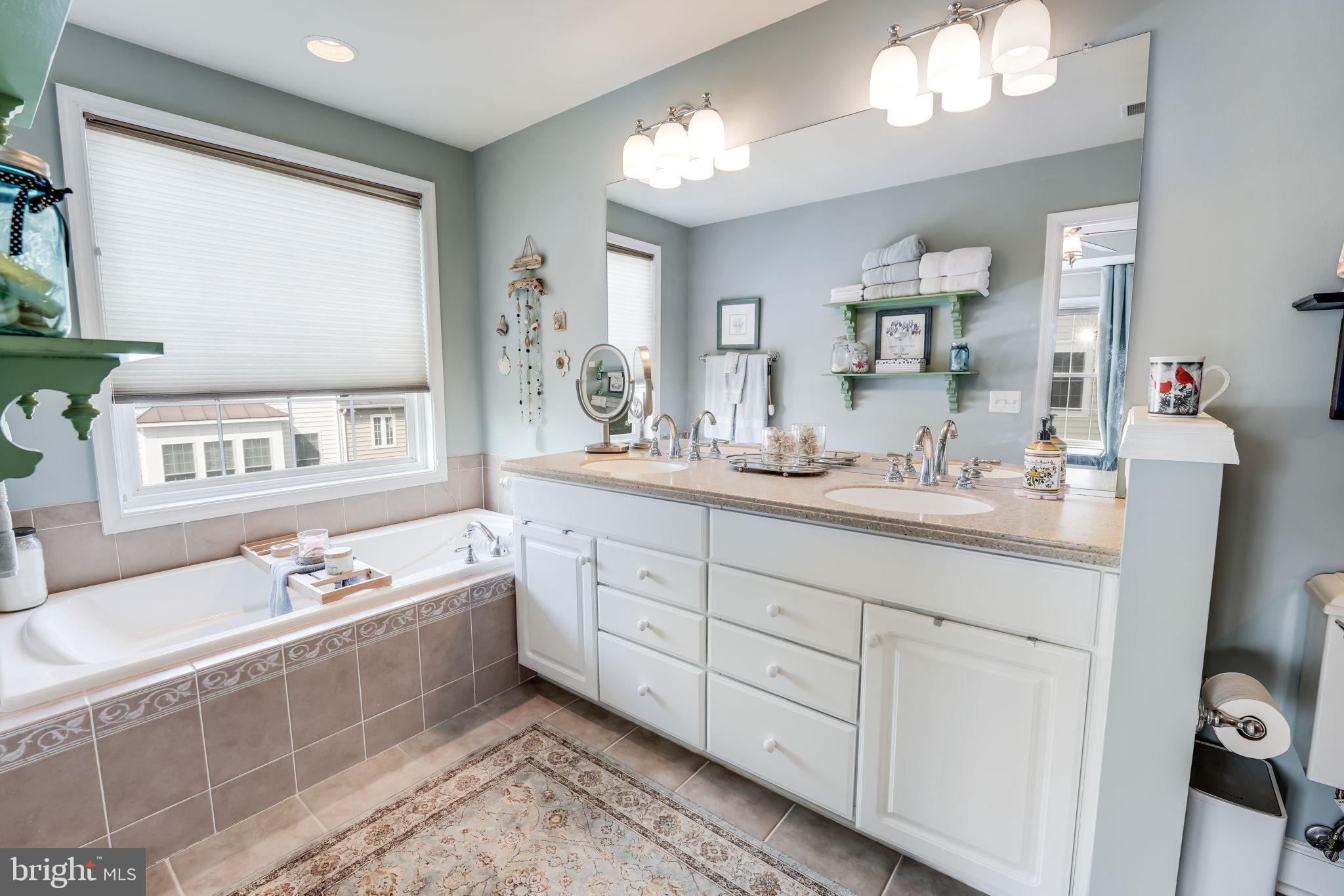 POTOMAC CLUB CONDOMINIUMS - Residential