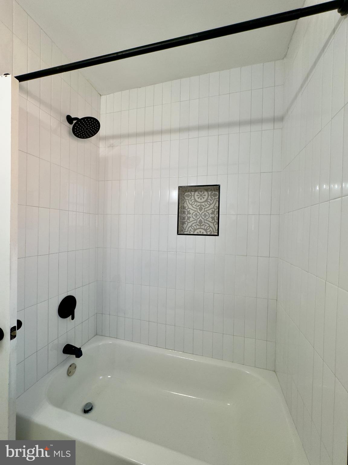 WOODLAWN - Residential Lease