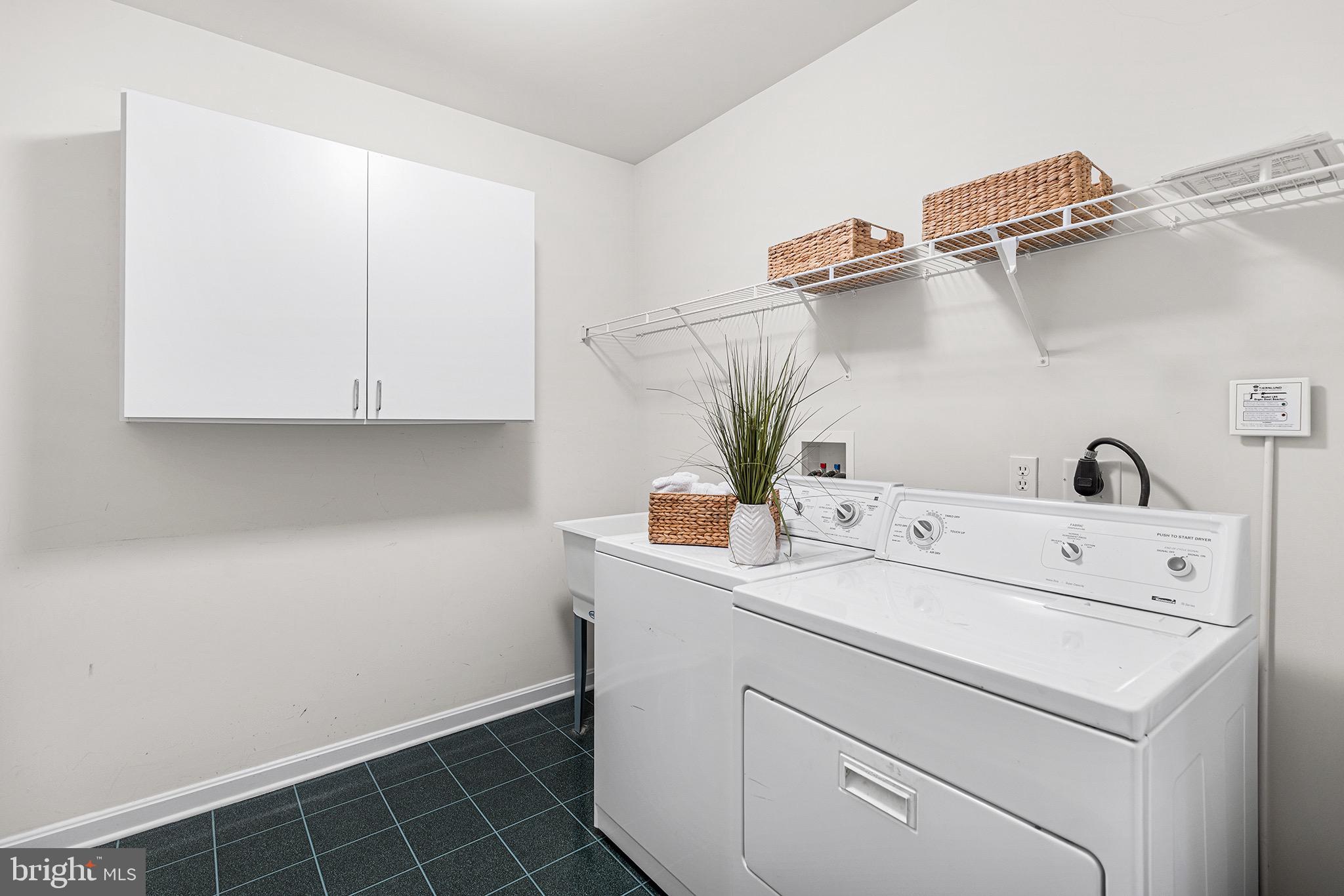 SPRINGTON POINTE WOODS - Residential