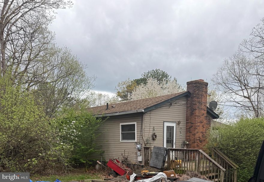 Investor special! Bring your vision to this blank canvas—full rehab needed. Tons of potential and priced to sell!