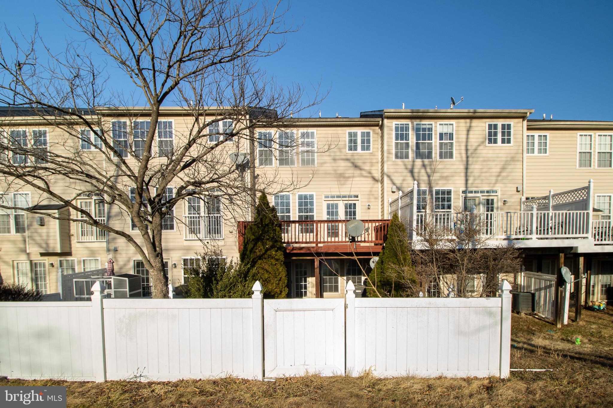 BROOKFIELD - Residential