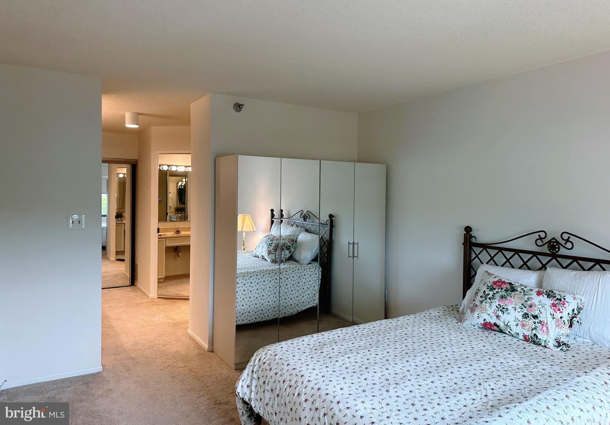 LEISURE WORLD - Residential