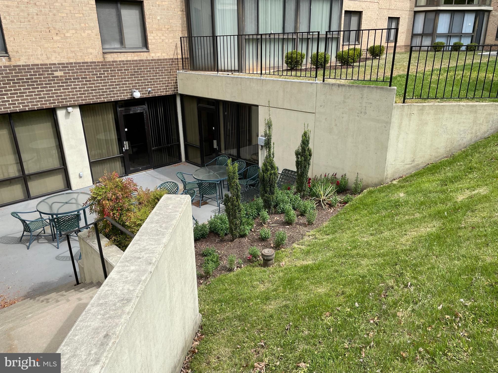 LEISURE WORLD - Residential