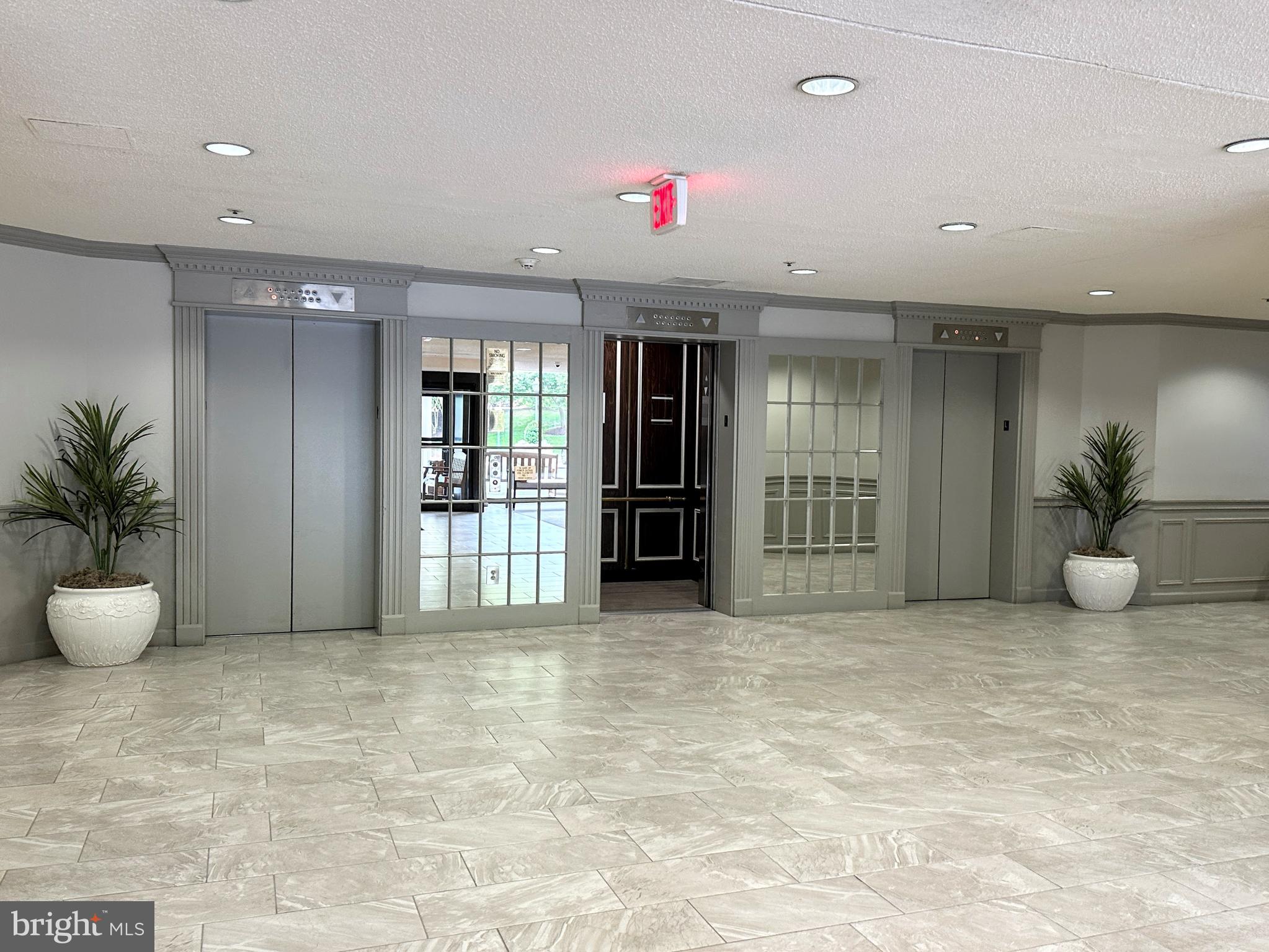 LEISURE WORLD - Residential