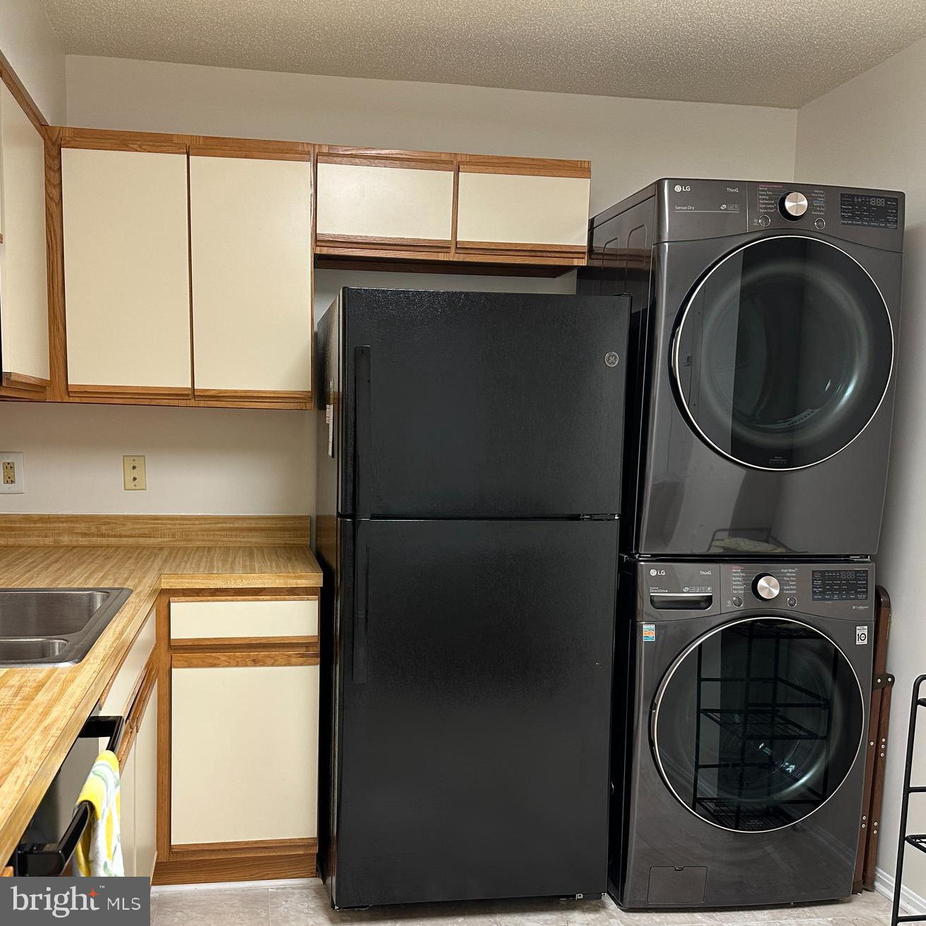 LEISURE WORLD - Residential