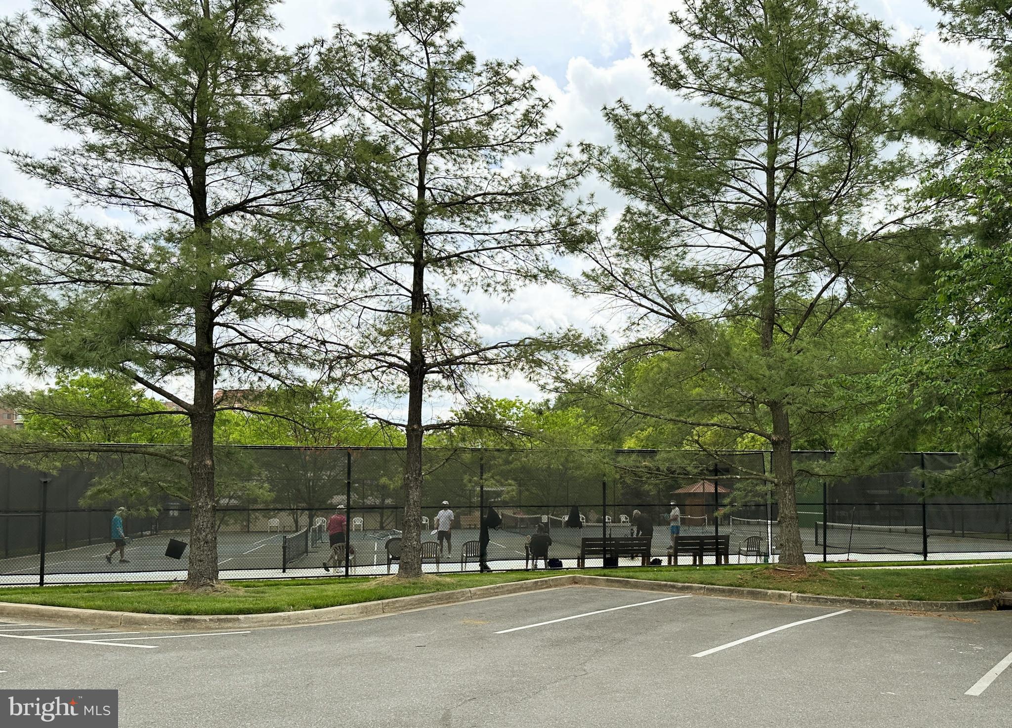 LEISURE WORLD - Residential