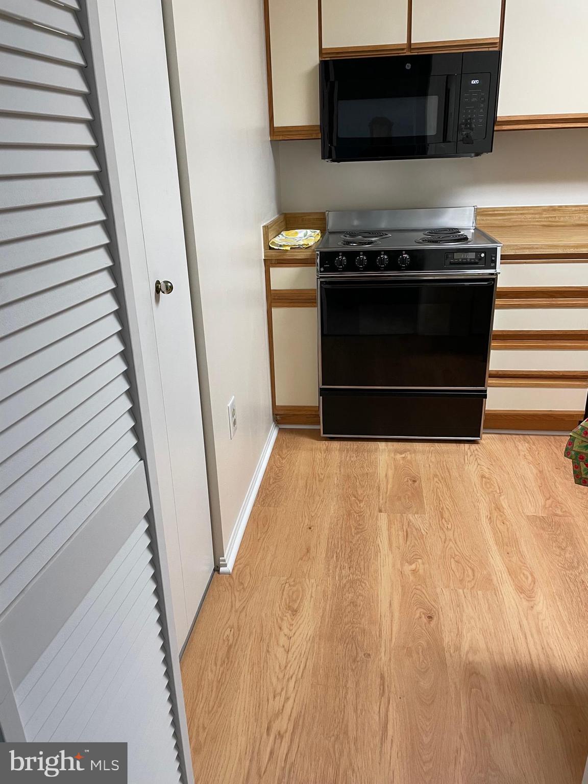 LEISURE WORLD - Residential