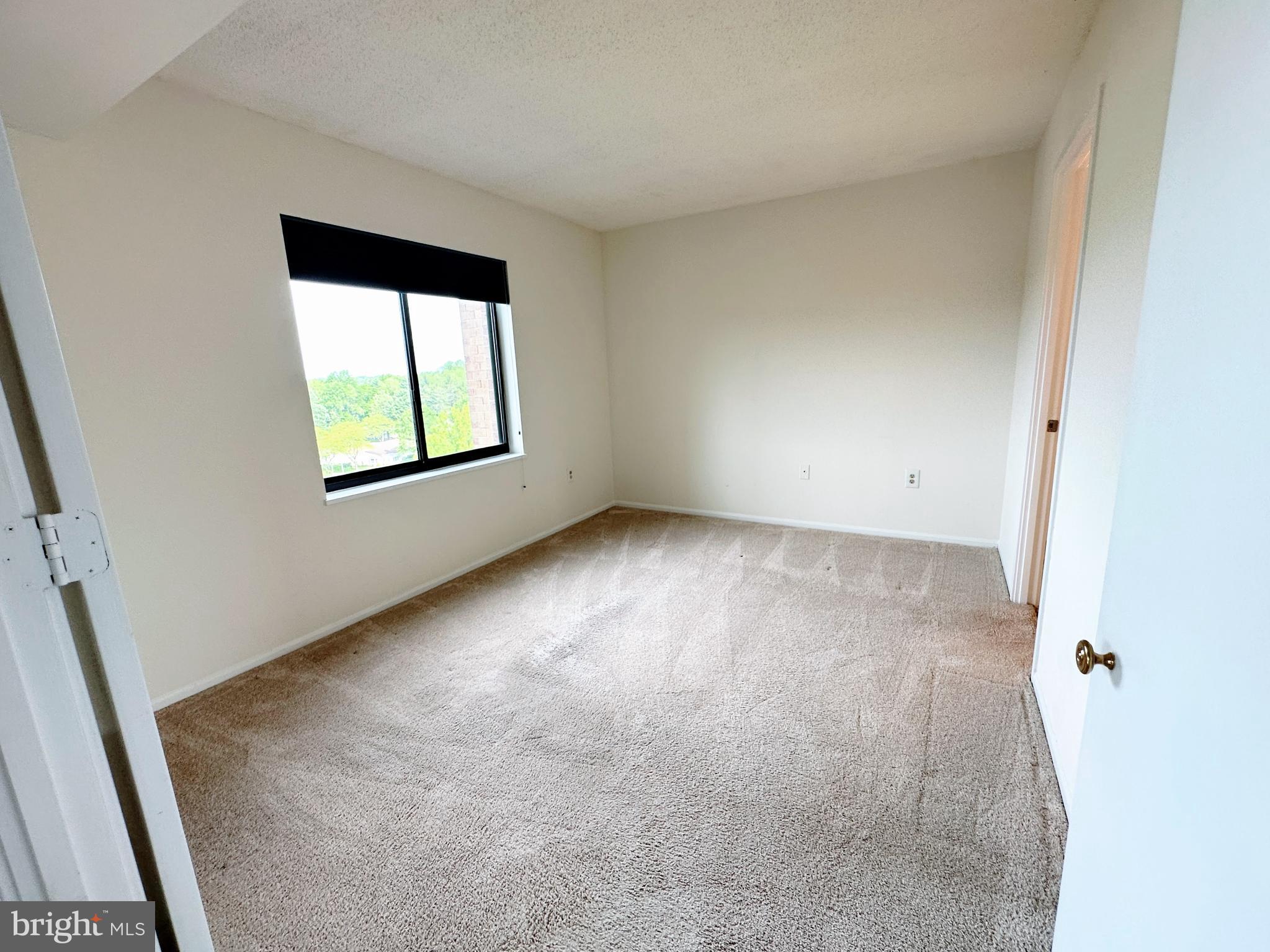 LEISURE WORLD - Residential