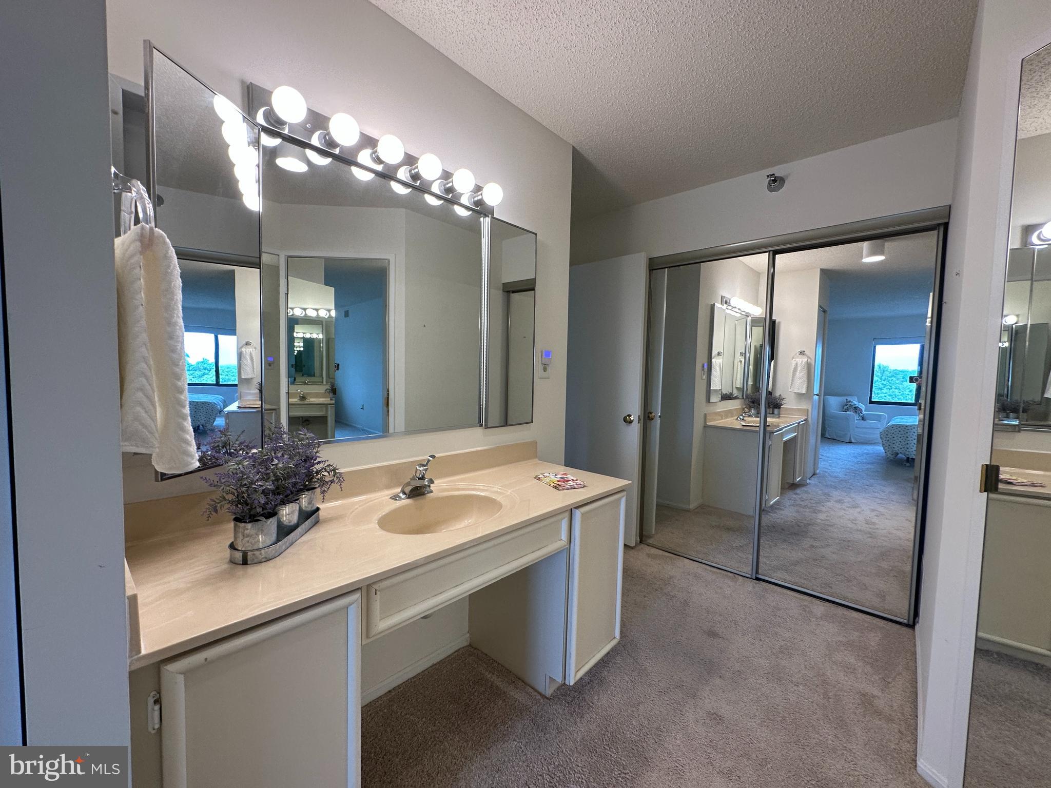 LEISURE WORLD - Residential