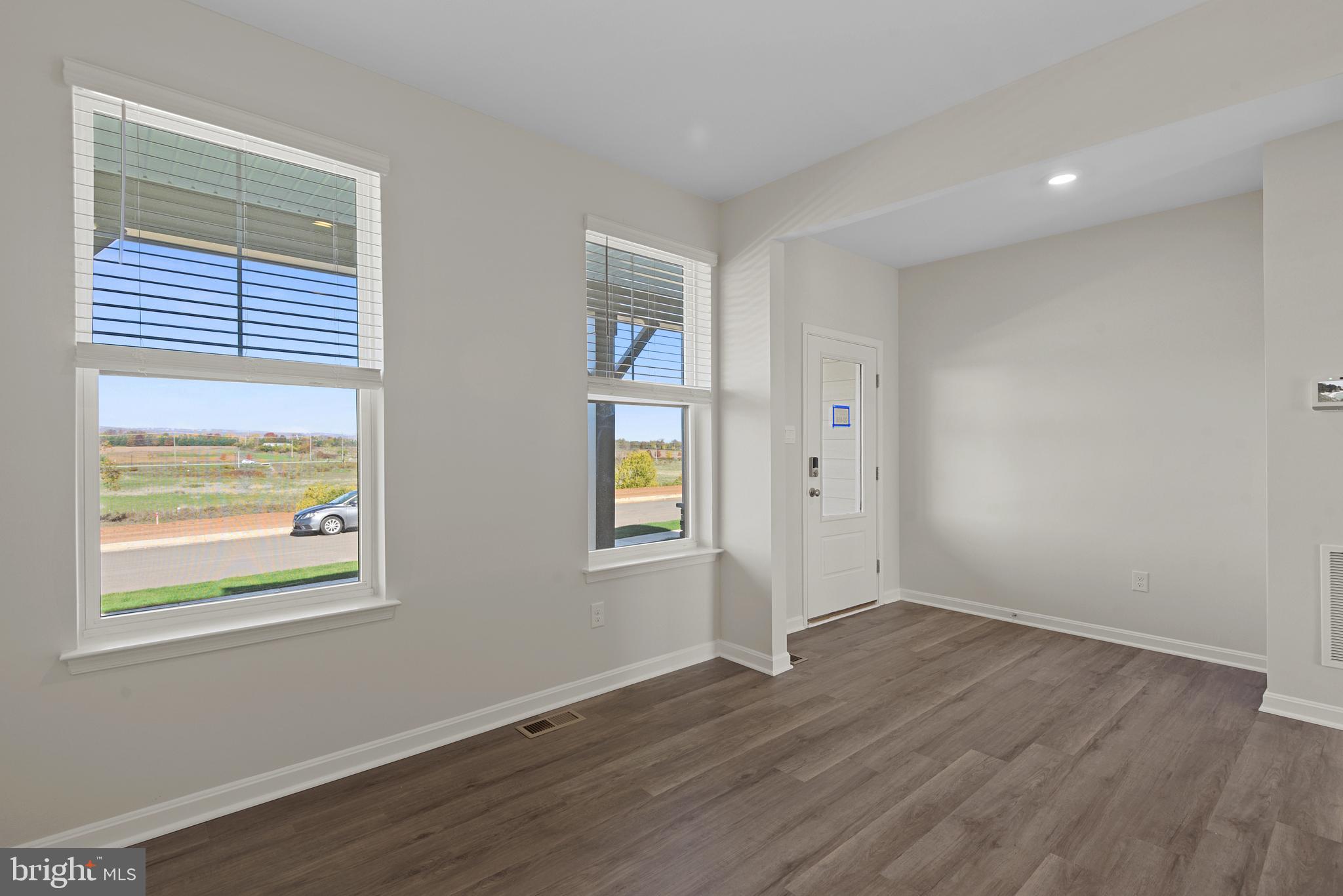 CREEKSIDE ESTATES - Residential