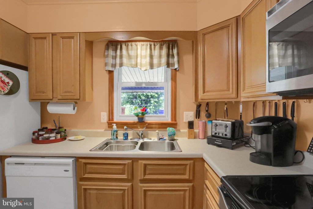 Photo of 145 E Vickie Lane, ELIZABETHVILLE, PA 17023 (MLS # PADA2049488)